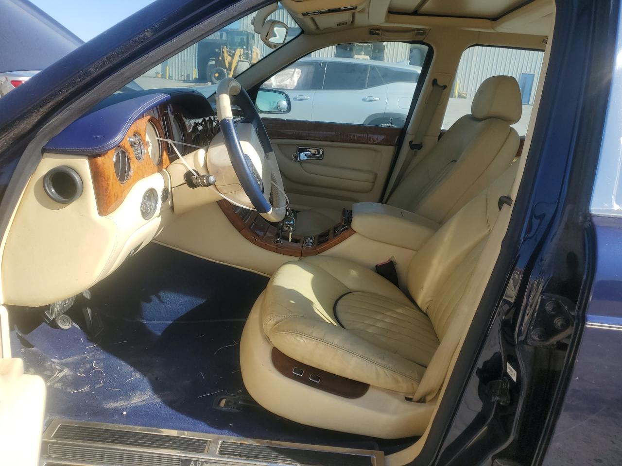 2001 Bentley Arnage Blue vin: SCBLC31E01CX05867