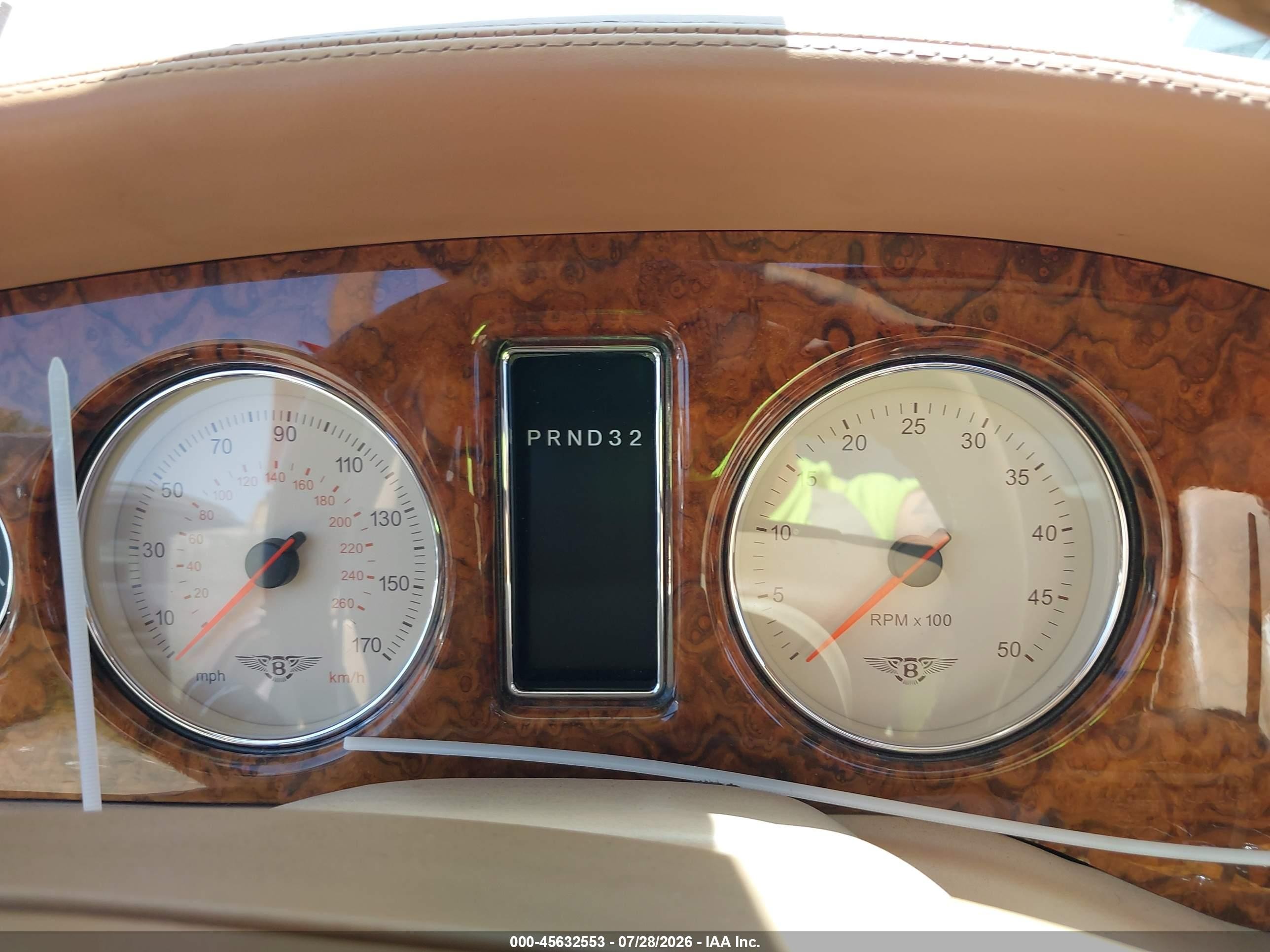 2001 Bentley Arnage   Beige vin: SCBLC31E11CX06011