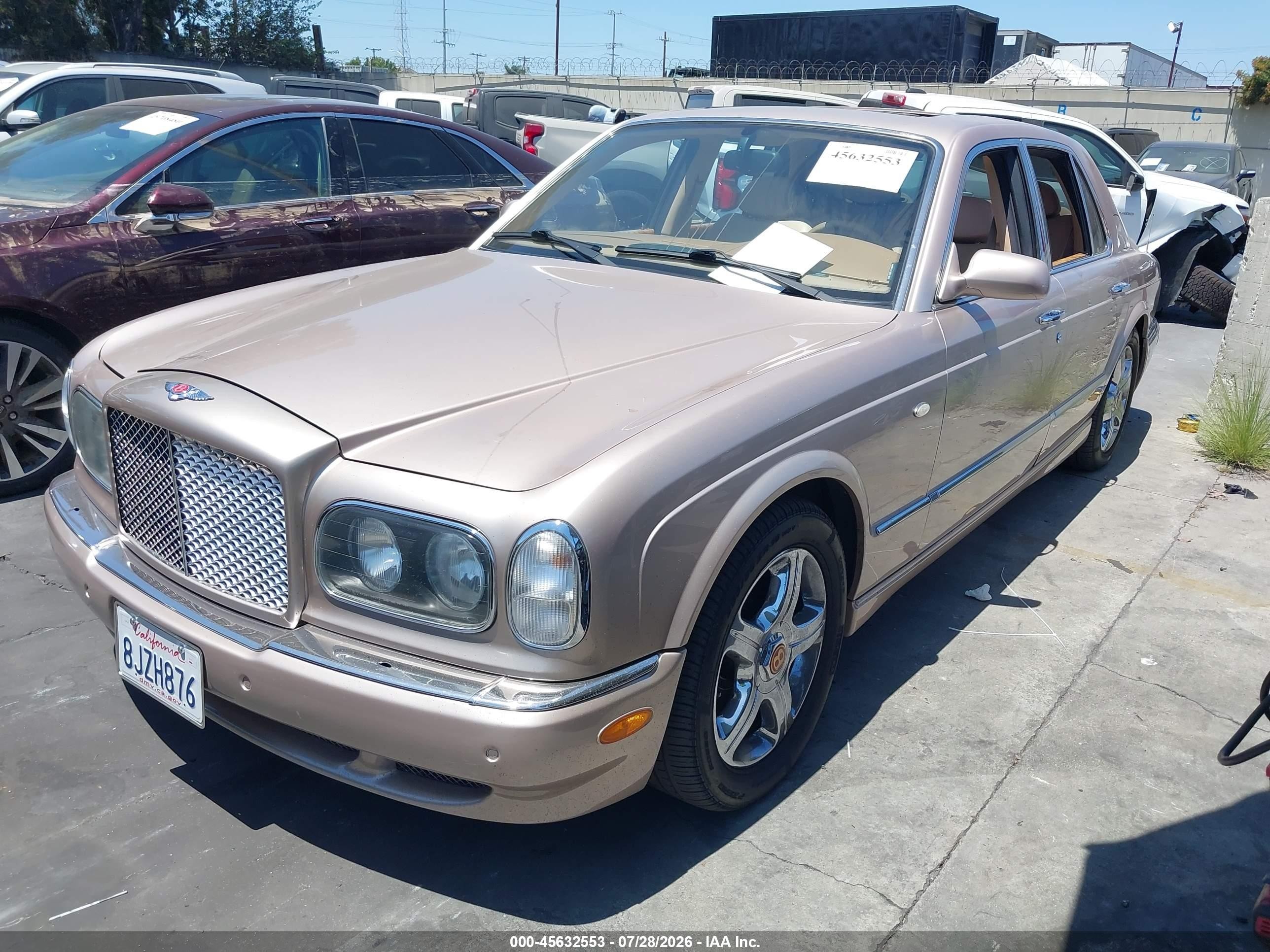 2001 Bentley Arnage   Beige vin: SCBLC31E11CX06011