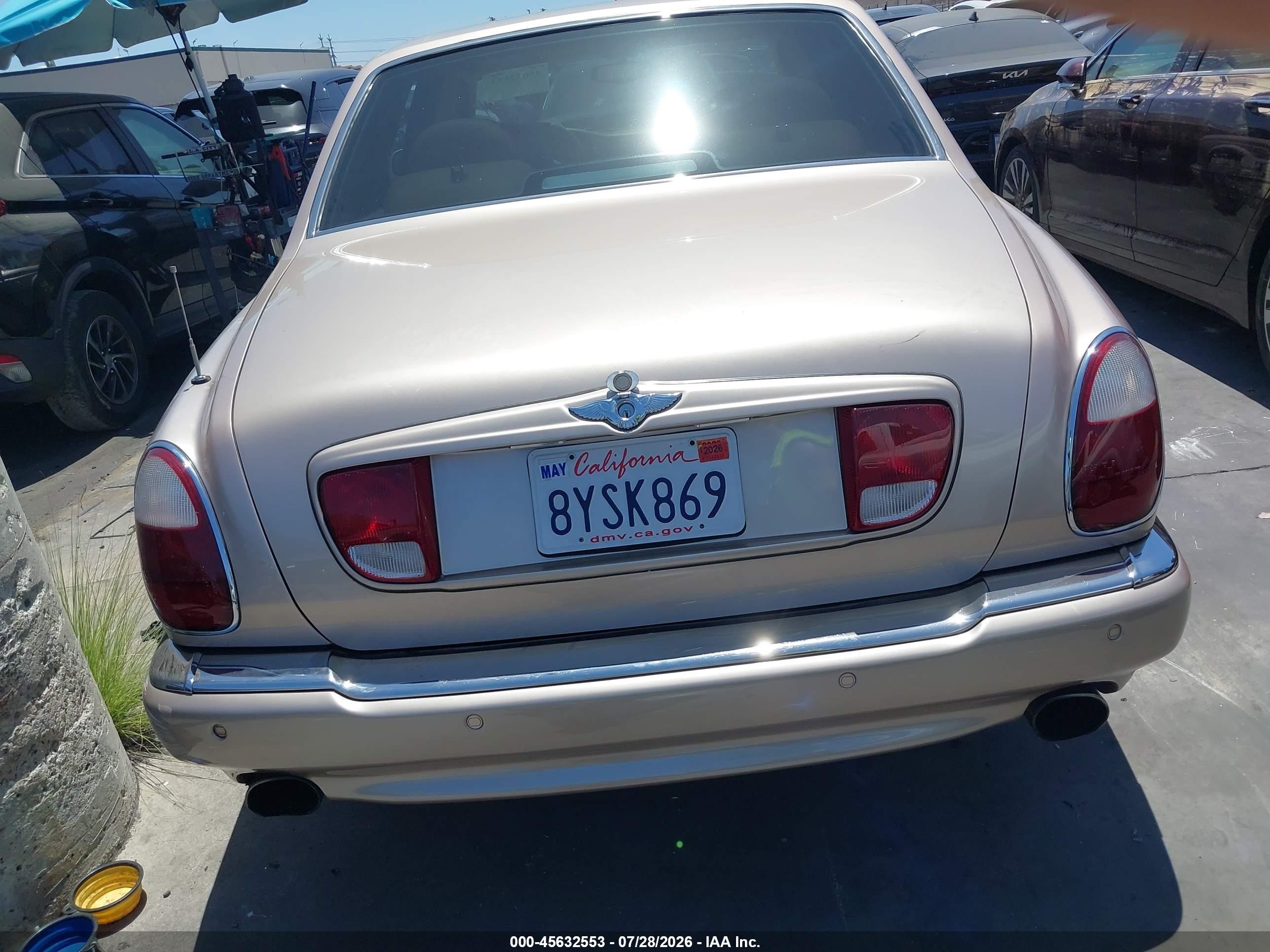 2001 Bentley Arnage   Beige vin: SCBLC31E11CX06011