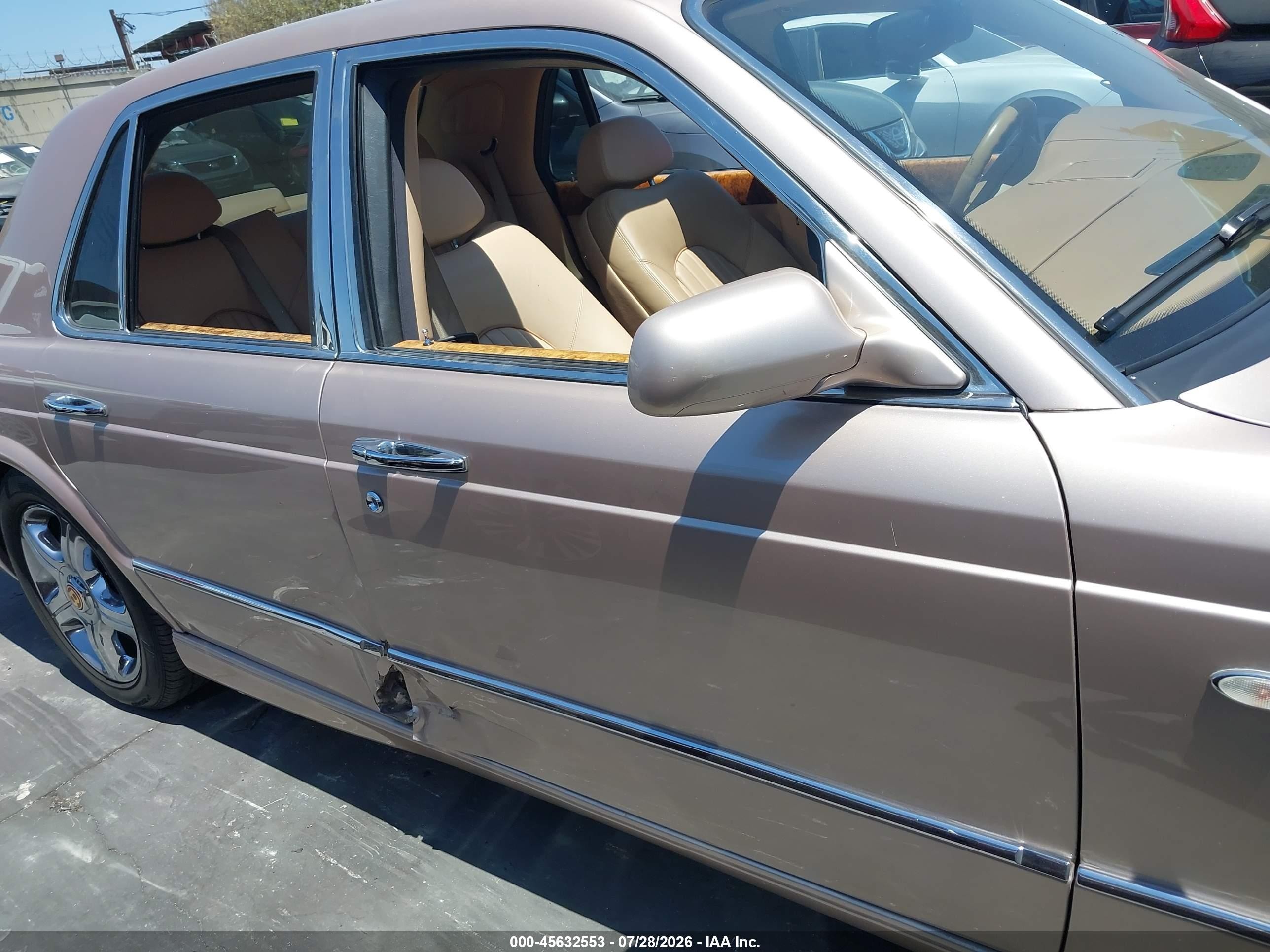 2001 Bentley Arnage   Beige vin: SCBLC31E11CX06011