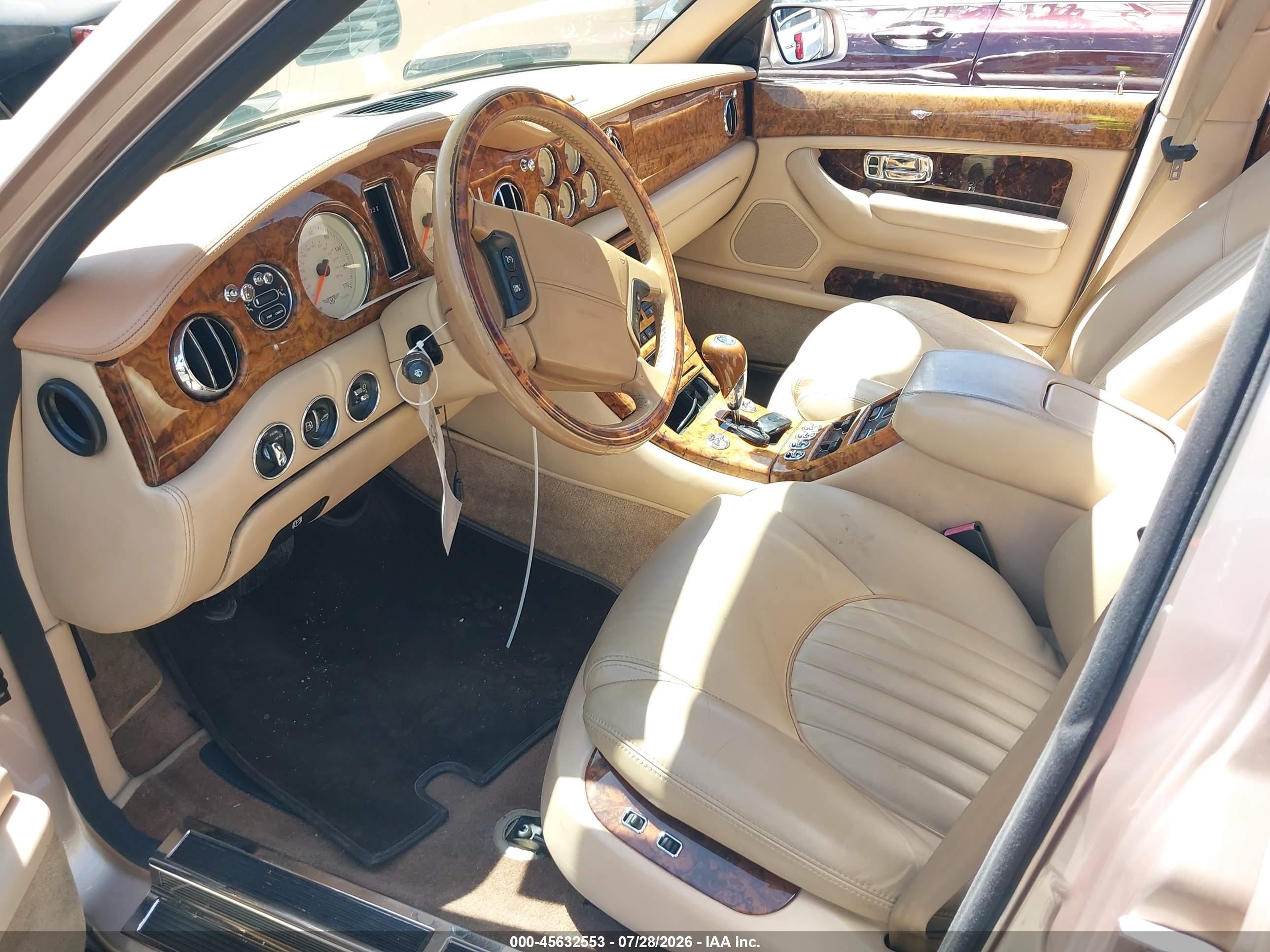 2001 Bentley Arnage   Beige vin: SCBLC31E11CX06011