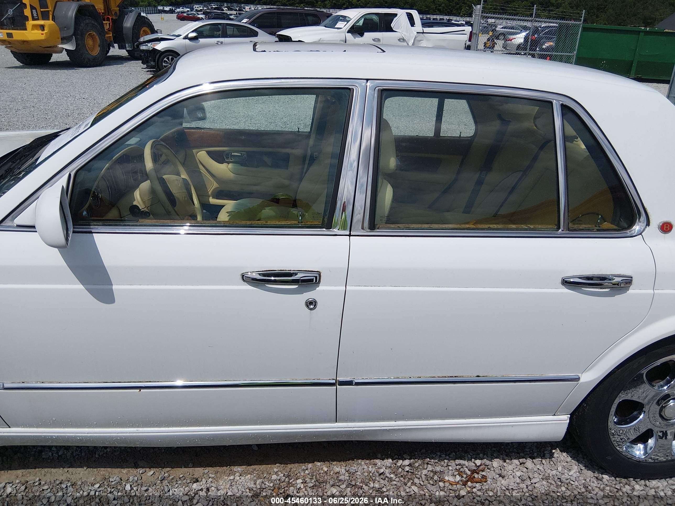 2000 Bentley Arnage   White vin: SCBLC31E2YCX05170