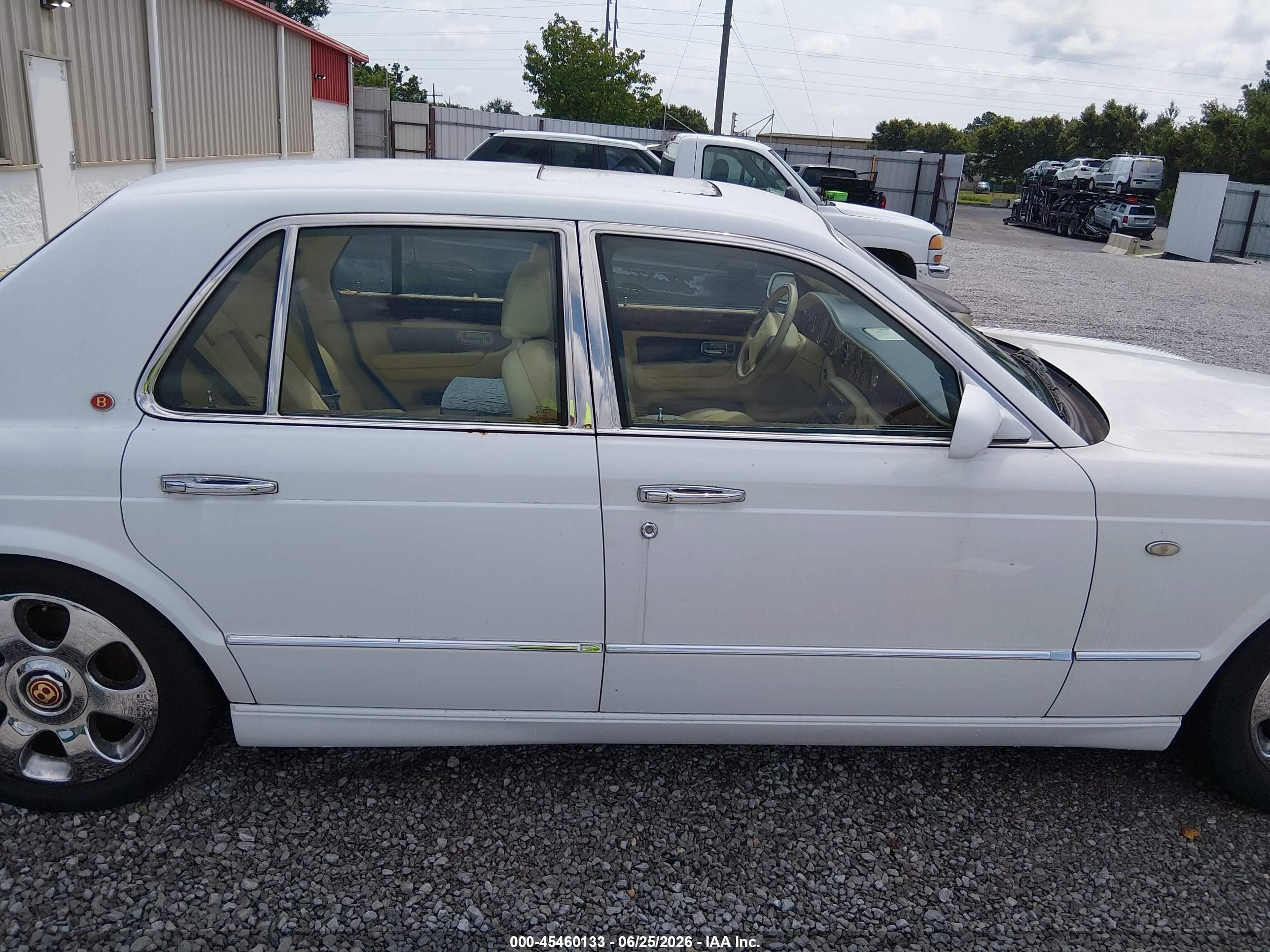 2000 Bentley Arnage   White vin: SCBLC31E2YCX05170