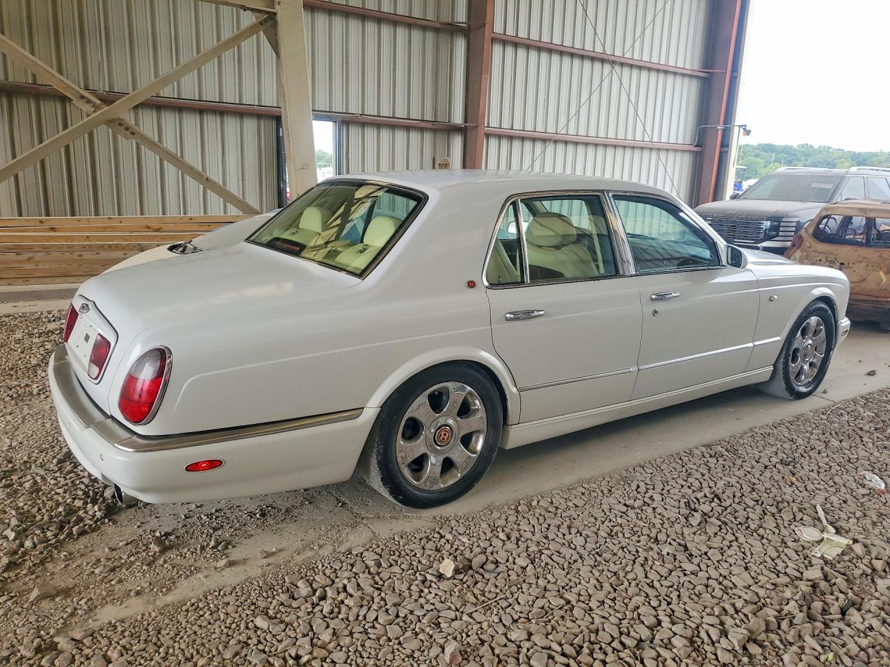 2000 Bentley Arnage White vin: SCBLC31E2YCX05170