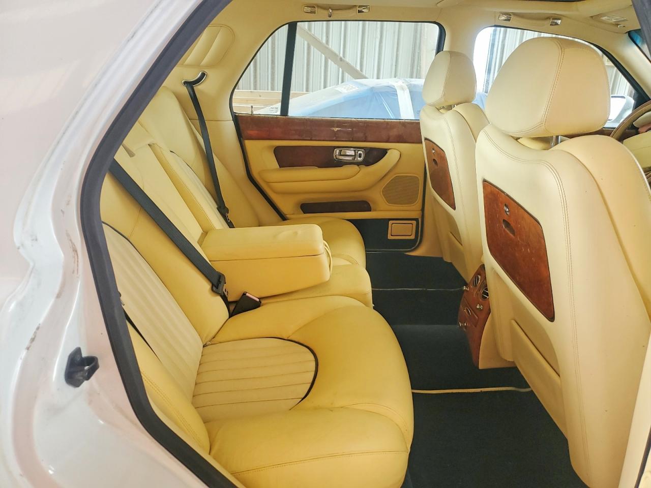 2000 Bentley Arnage White vin: SCBLC31E2YCX05170