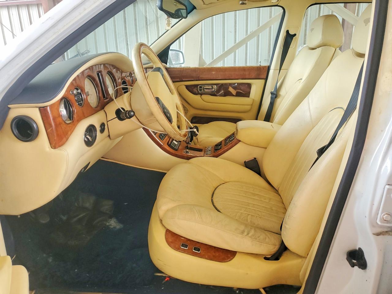 2000 Bentley Arnage White vin: SCBLC31E2YCX05170