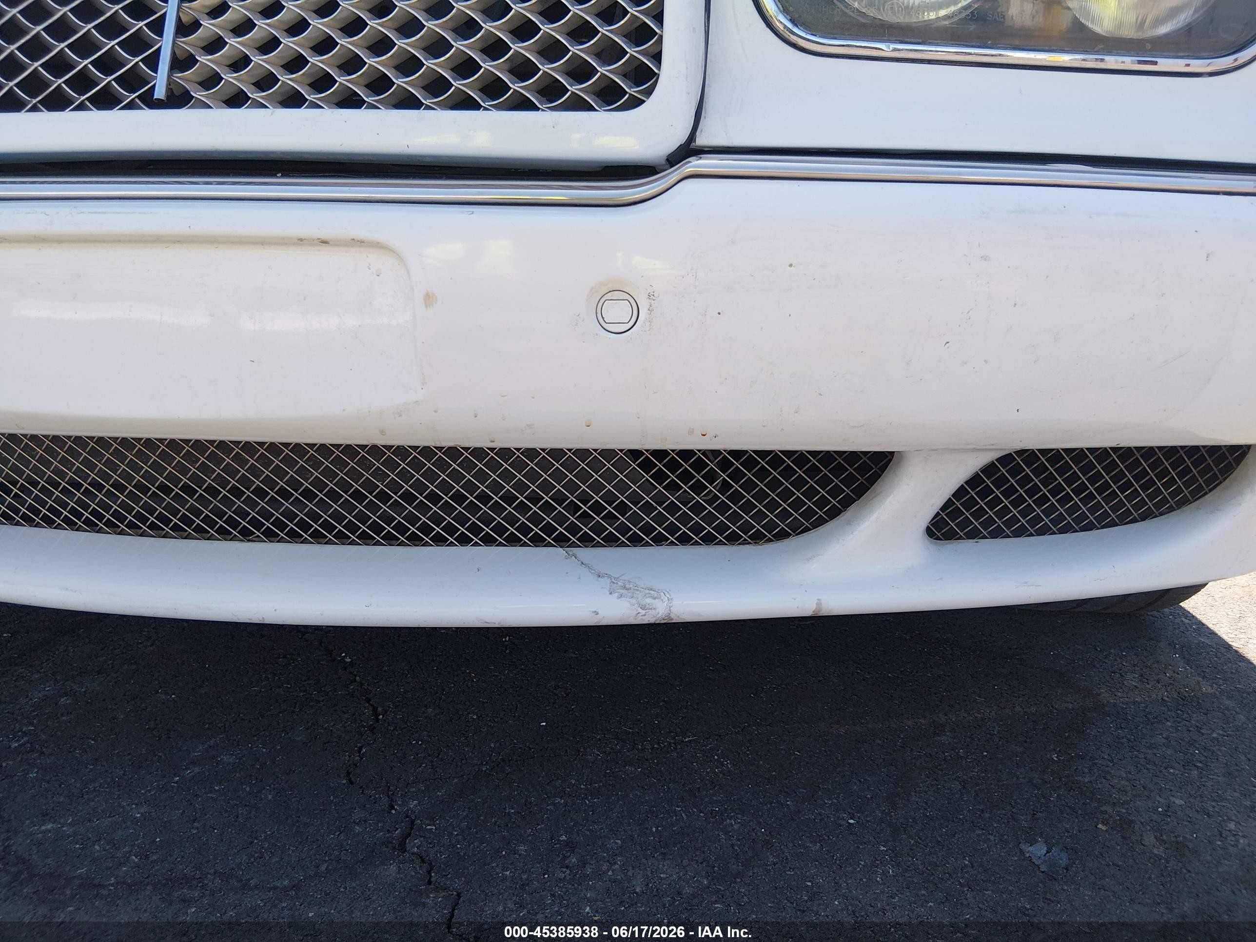 2000 Bentley Arnage   White vin: SCBLC31E3YCX04433