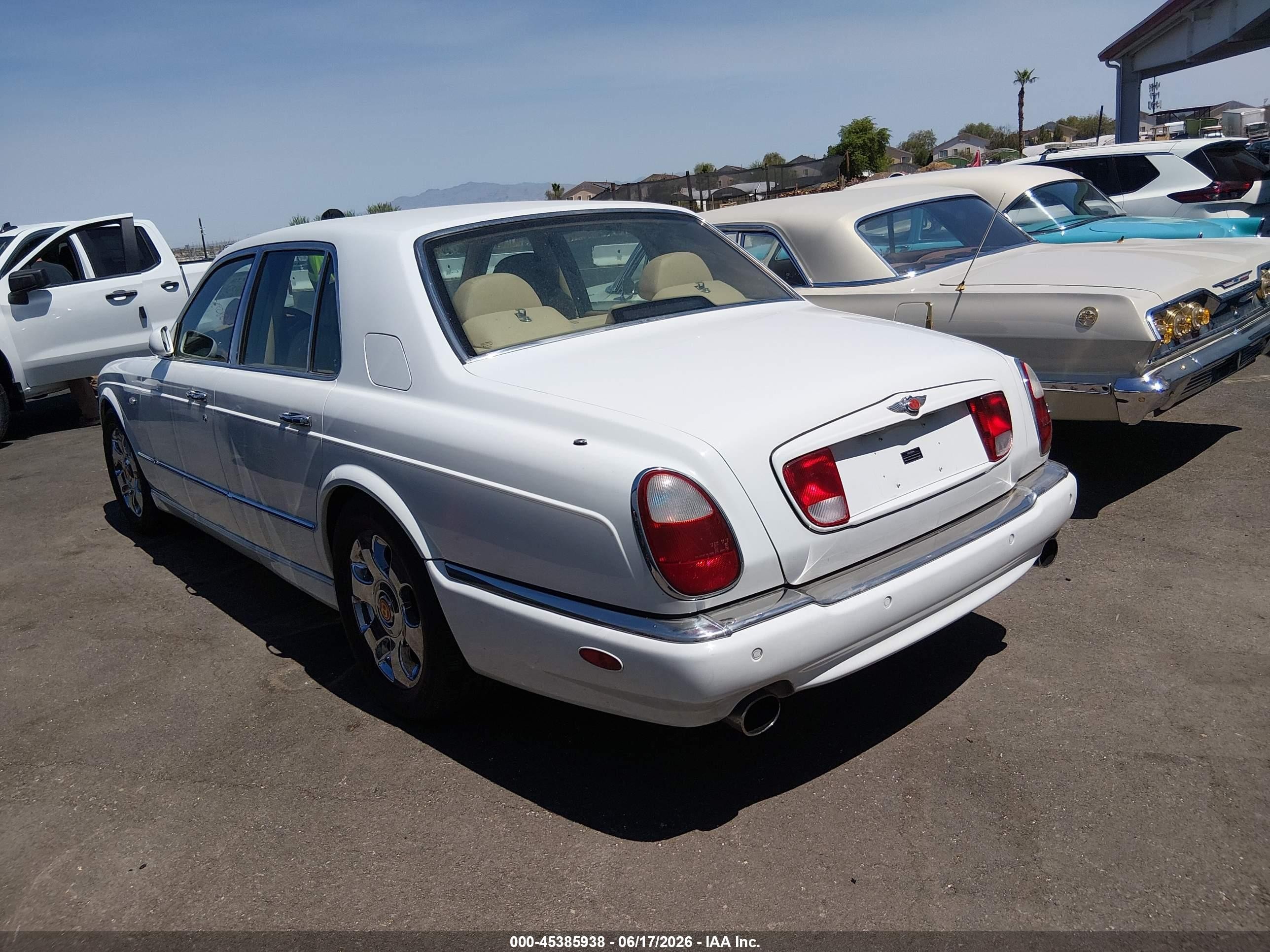 2000 Bentley Arnage   White vin: SCBLC31E3YCX04433