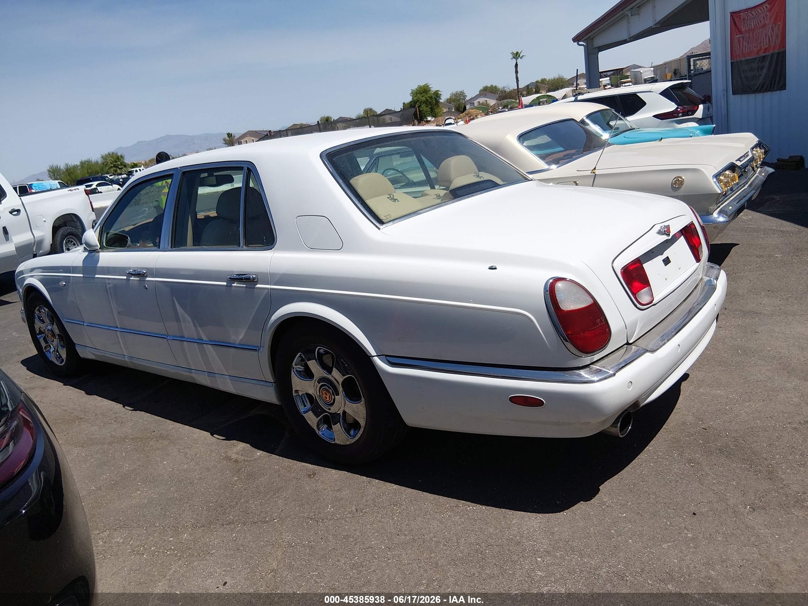 2000 Bentley Arnage   White vin: SCBLC31E3YCX04433