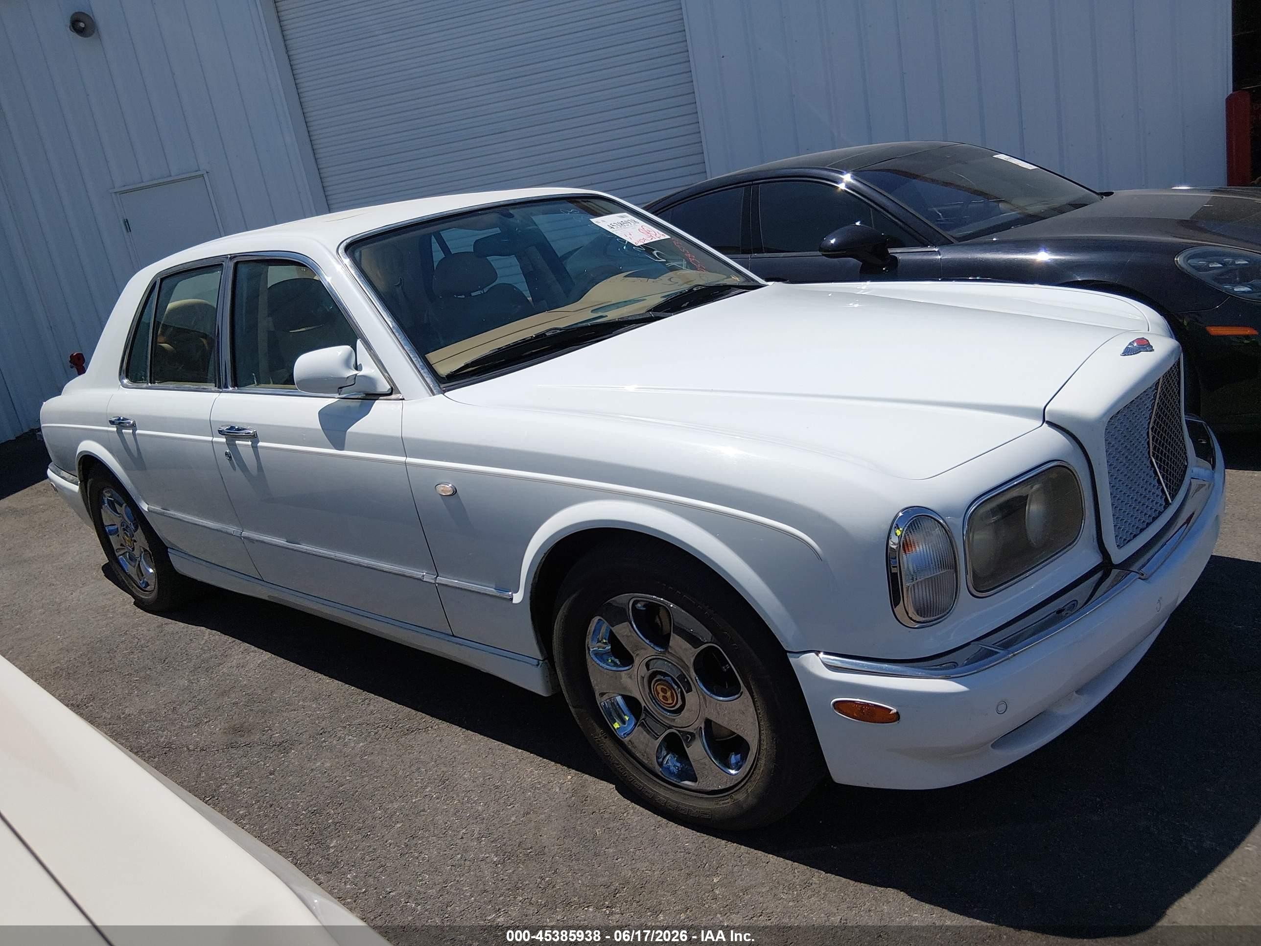 2000 Bentley Arnage   White vin: SCBLC31E3YCX04433