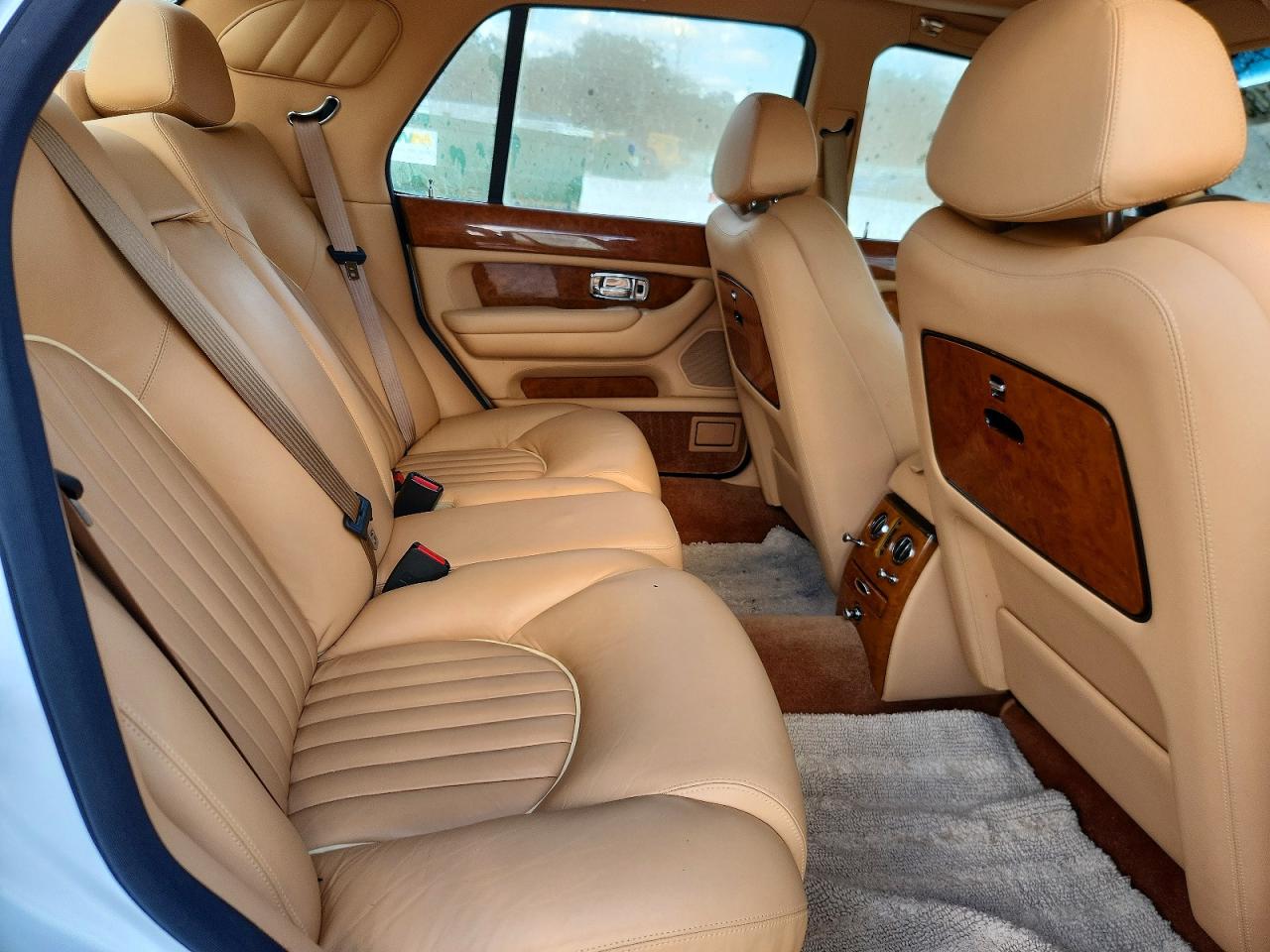 2000 Bentley Arnage Белый vin: SCBLC31E6YCX05110