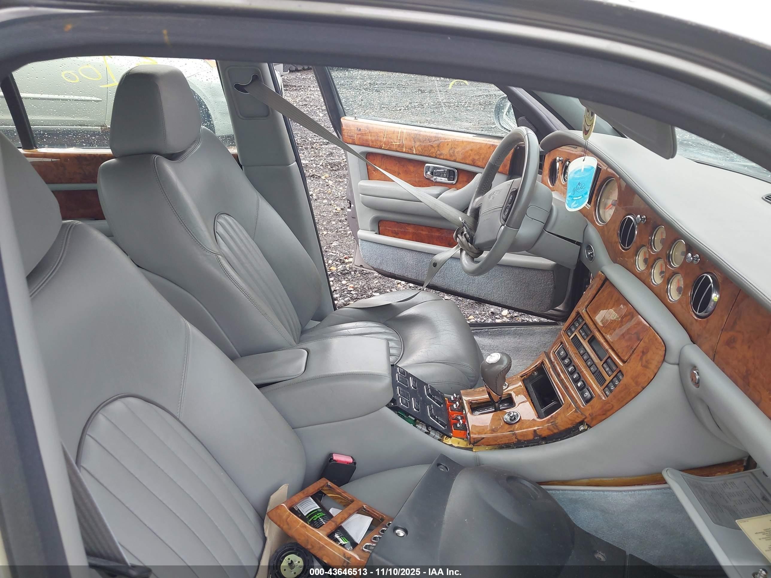 2001 Bentley Arnage   Gray vin: SCBLC31E81CX06555