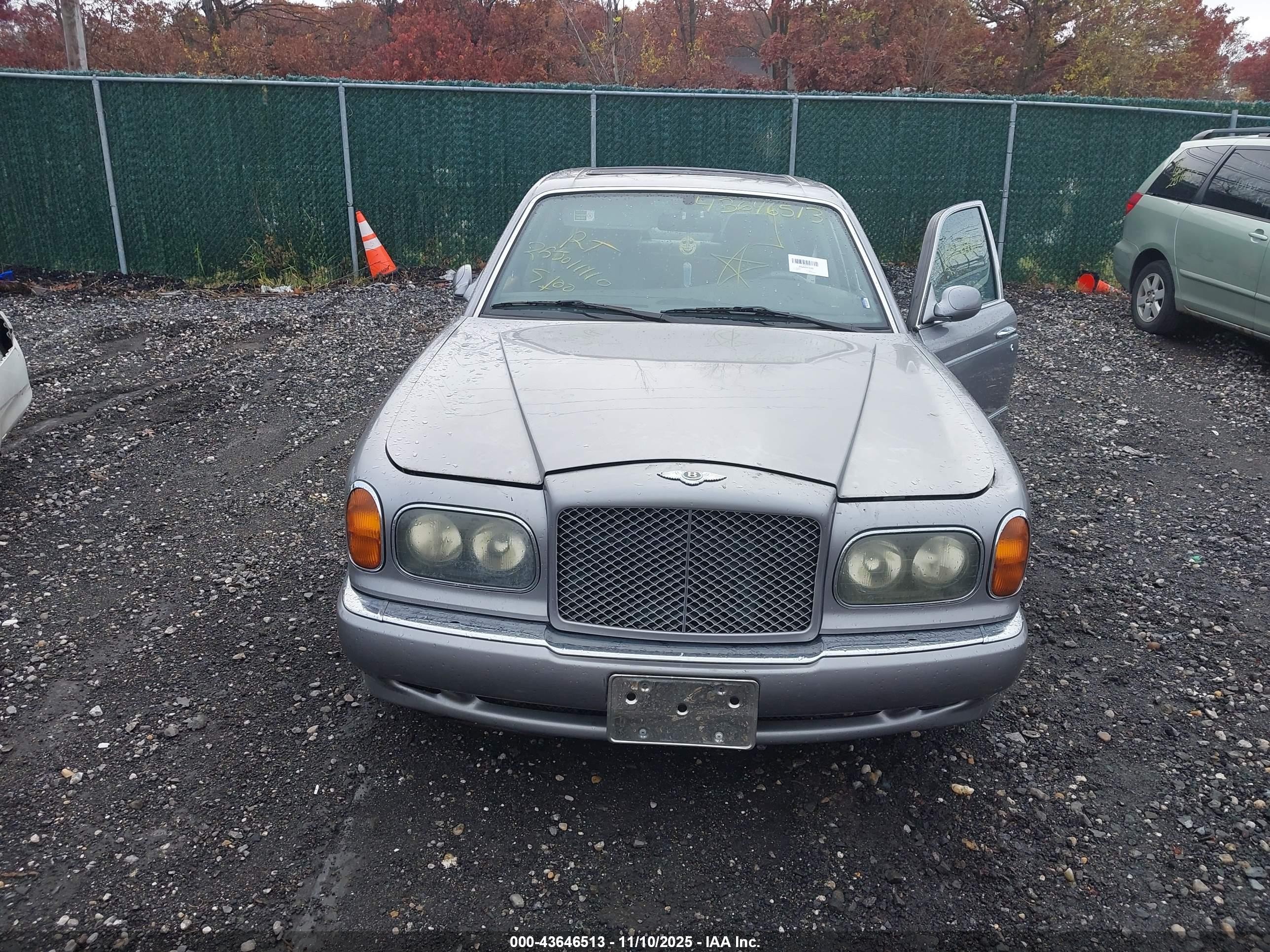 2001 Bentley Arnage   Gray vin: SCBLC31E81CX06555