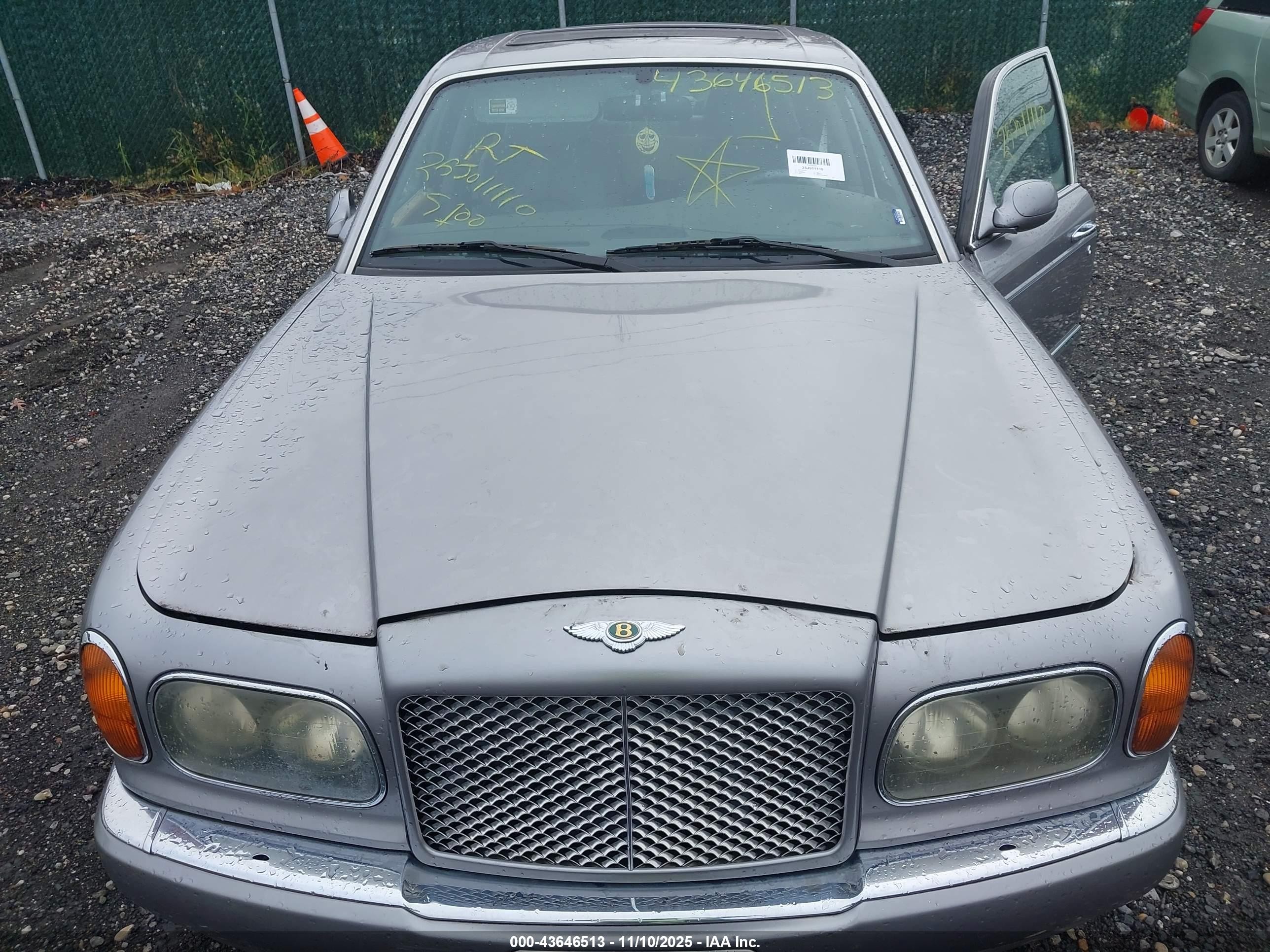 2001 Bentley Arnage   Gray vin: SCBLC31E81CX06555