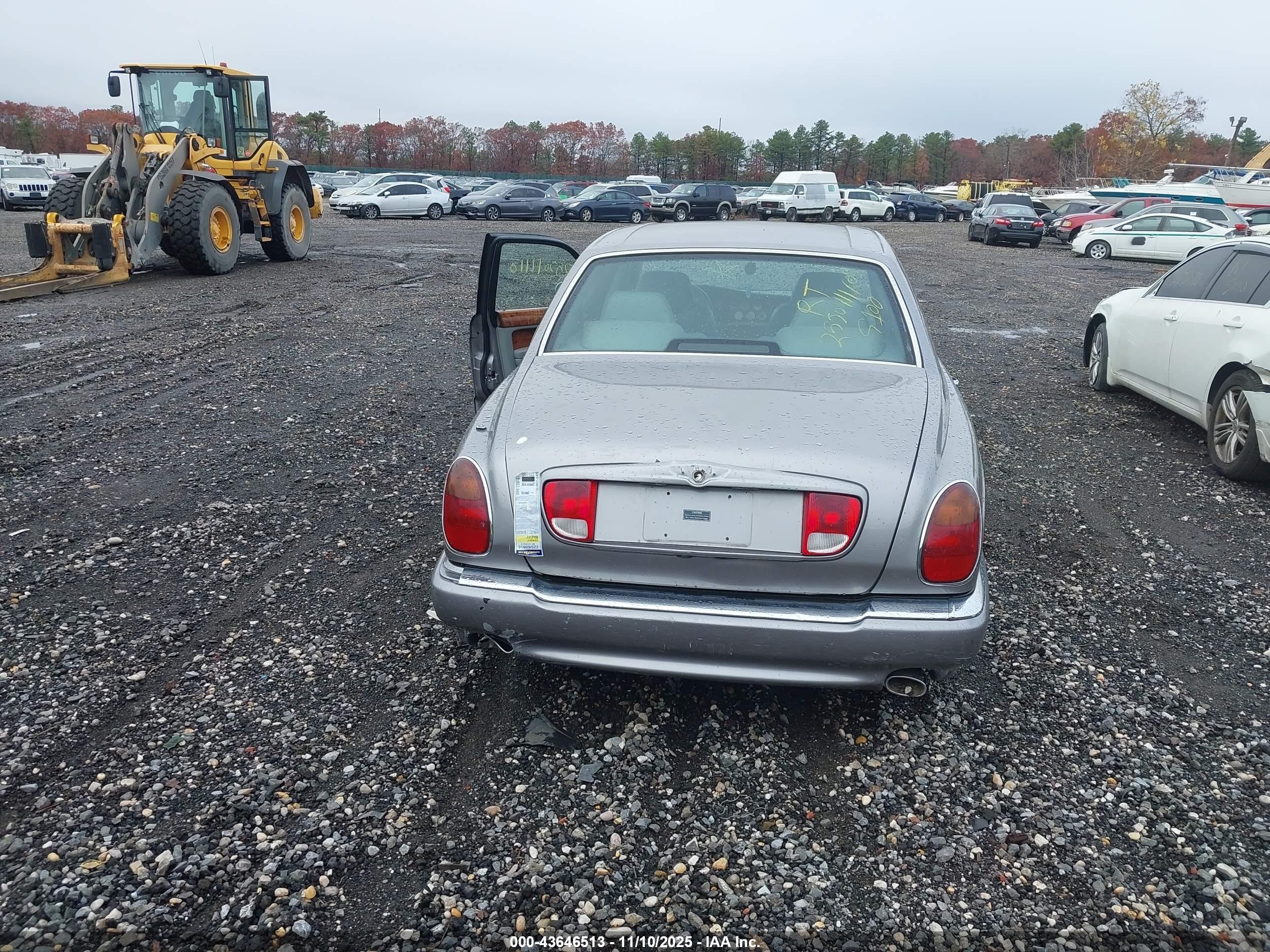 2001 Bentley Arnage   Gray vin: SCBLC31E81CX06555