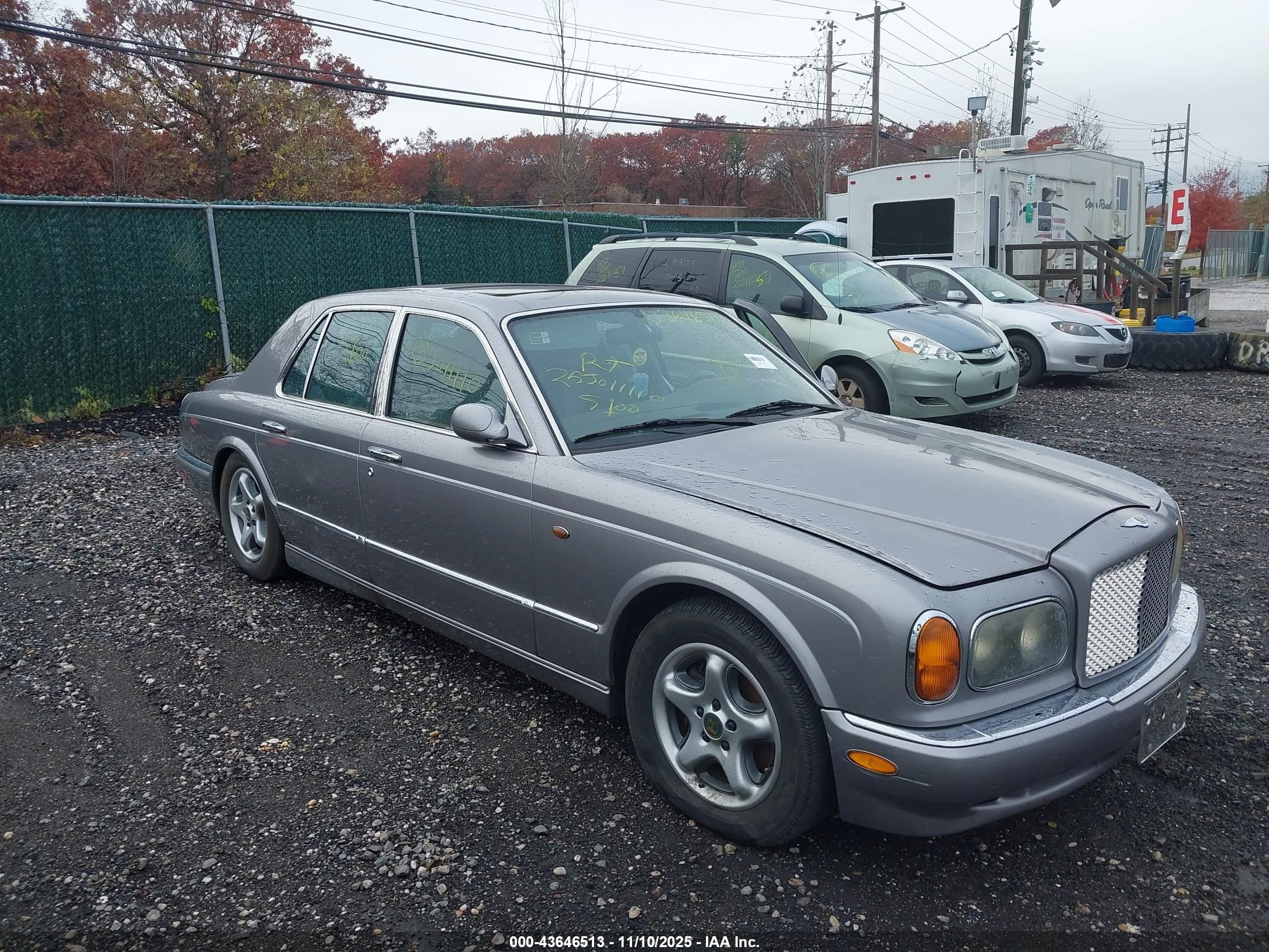 2001 Bentley Arnage   Gray vin: SCBLC31E81CX06555