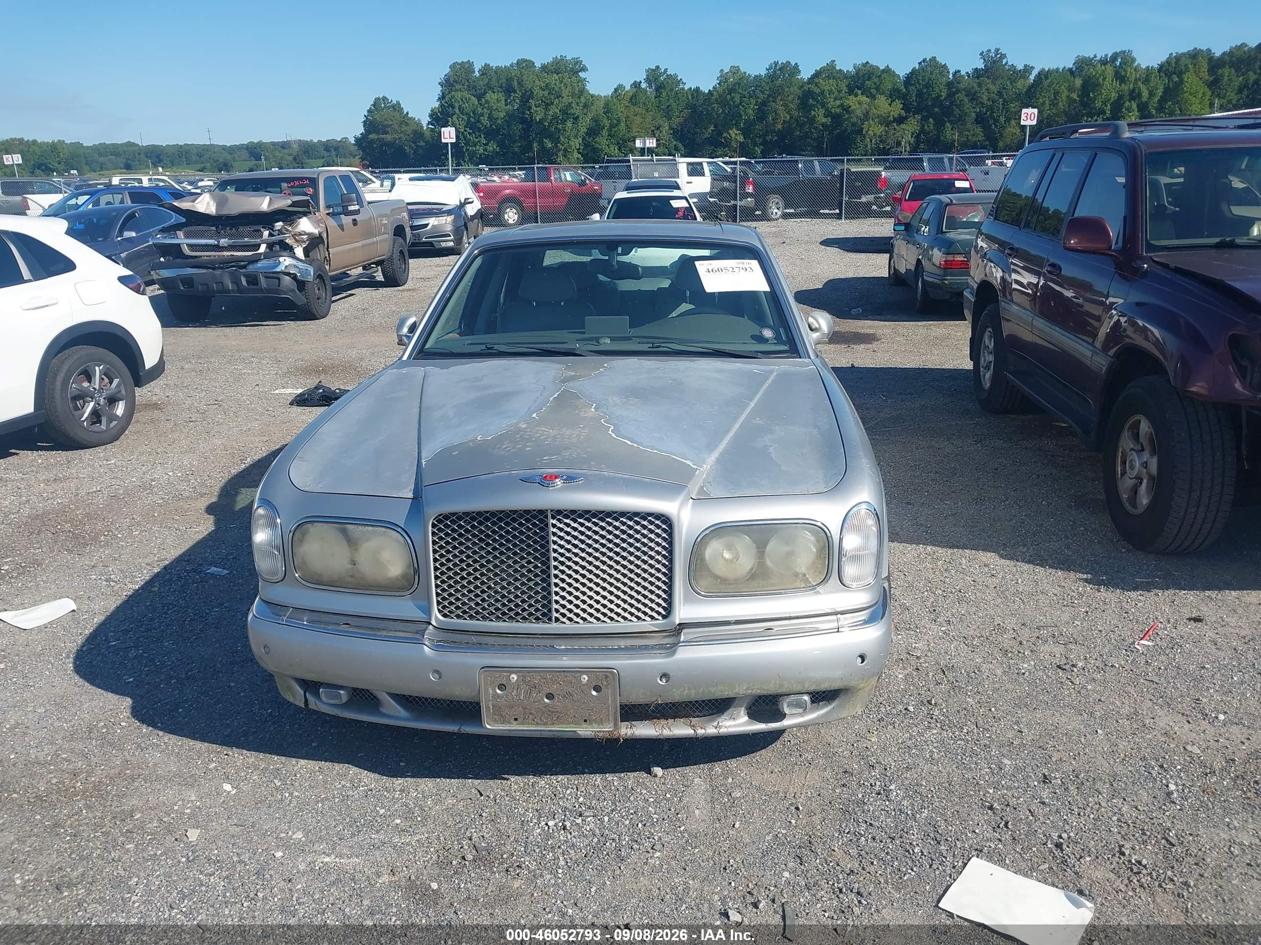 2000 Bentley Arnage   Silver vin: SCBLC31E9YCX04808