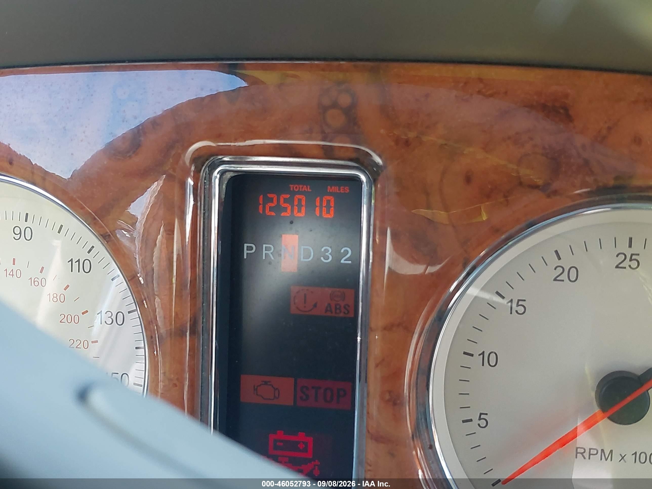 2000 Bentley Arnage   Silver vin: SCBLC31E9YCX04808