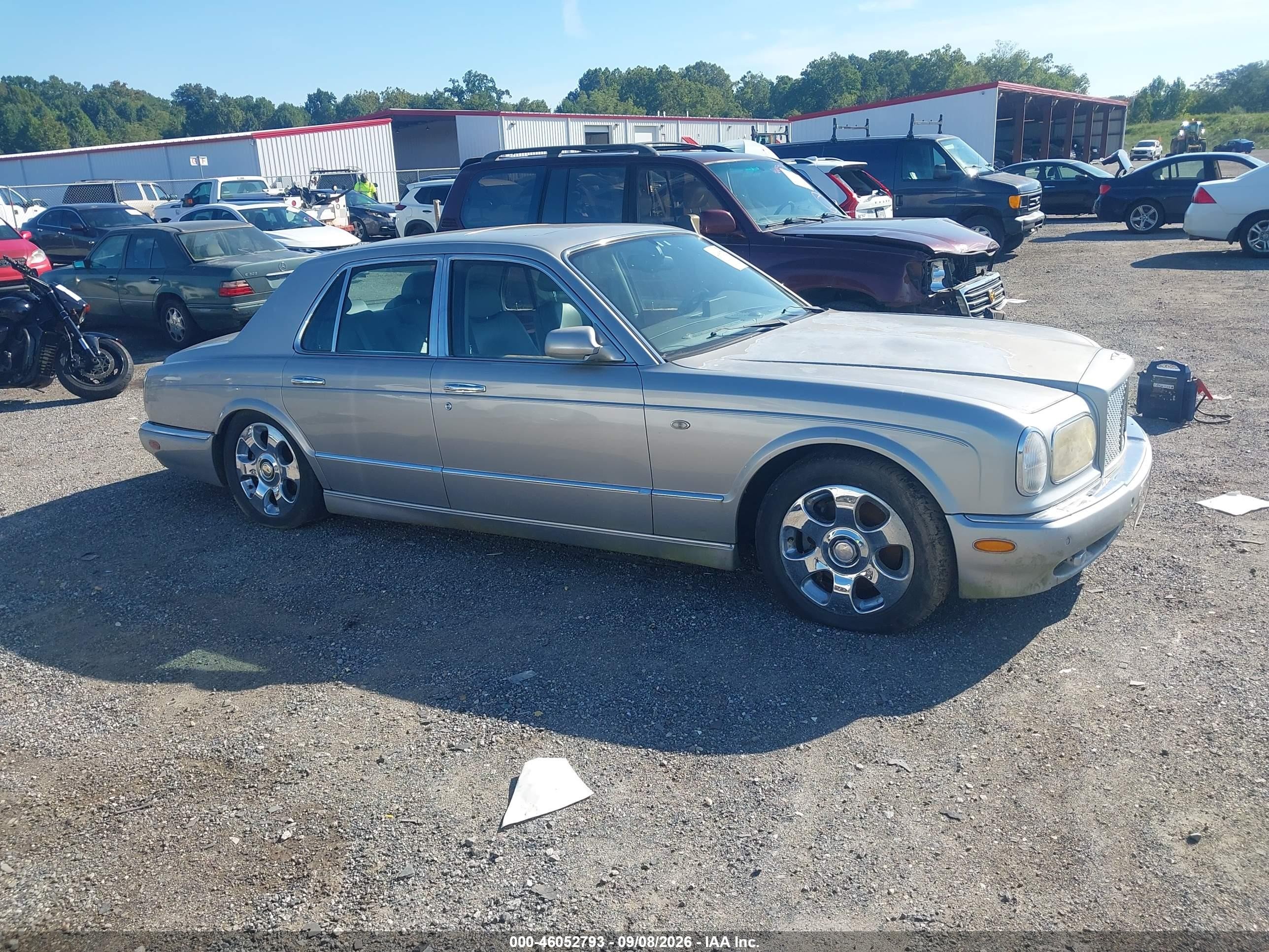 2000 Bentley Arnage   Silver vin: SCBLC31E9YCX04808
