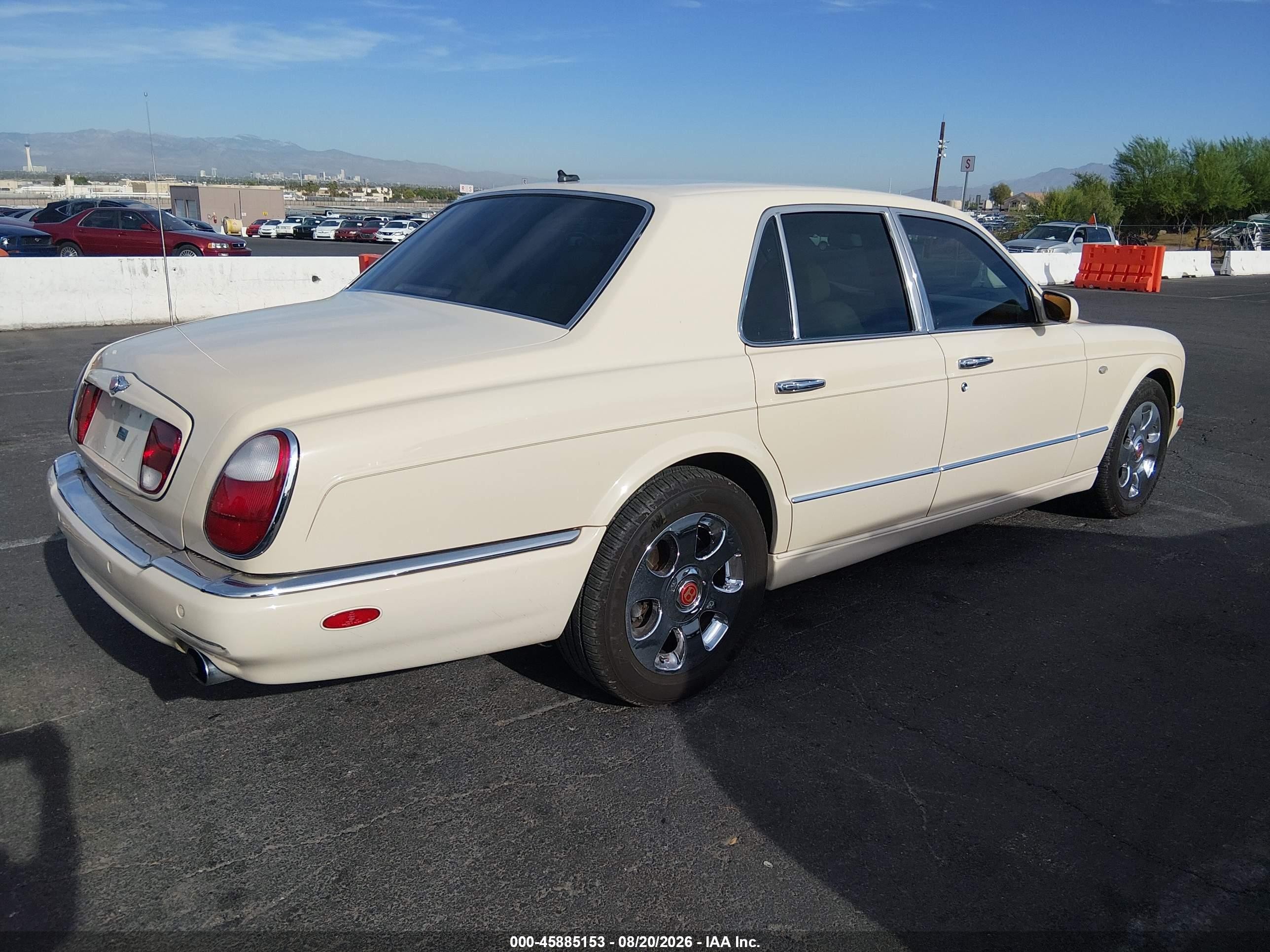 2002 Bentley Arnage R/red Label Cream vin: SCBLC31EX2CX08177