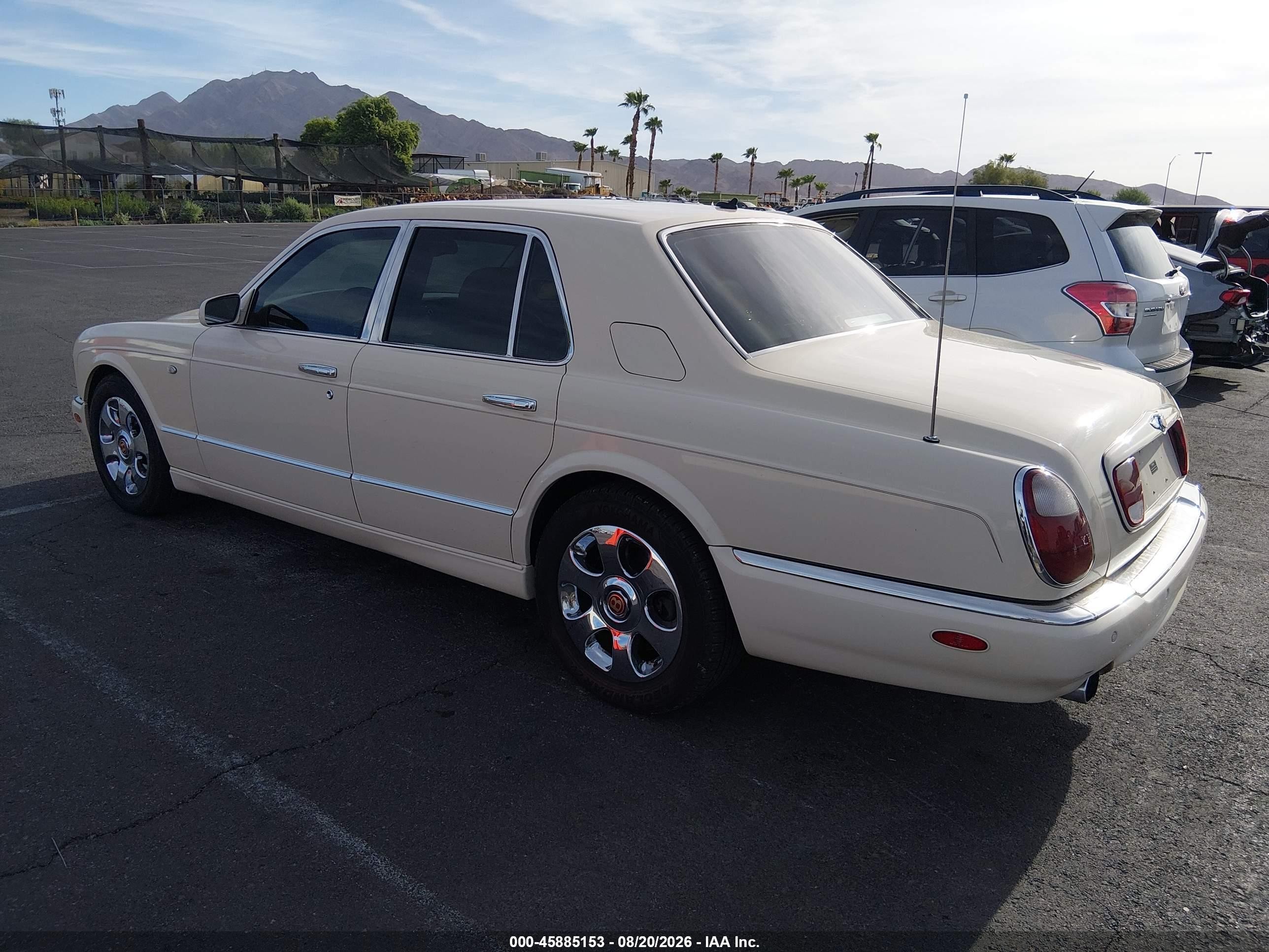 2002 Bentley Arnage R/red Label Cream vin: SCBLC31EX2CX08177