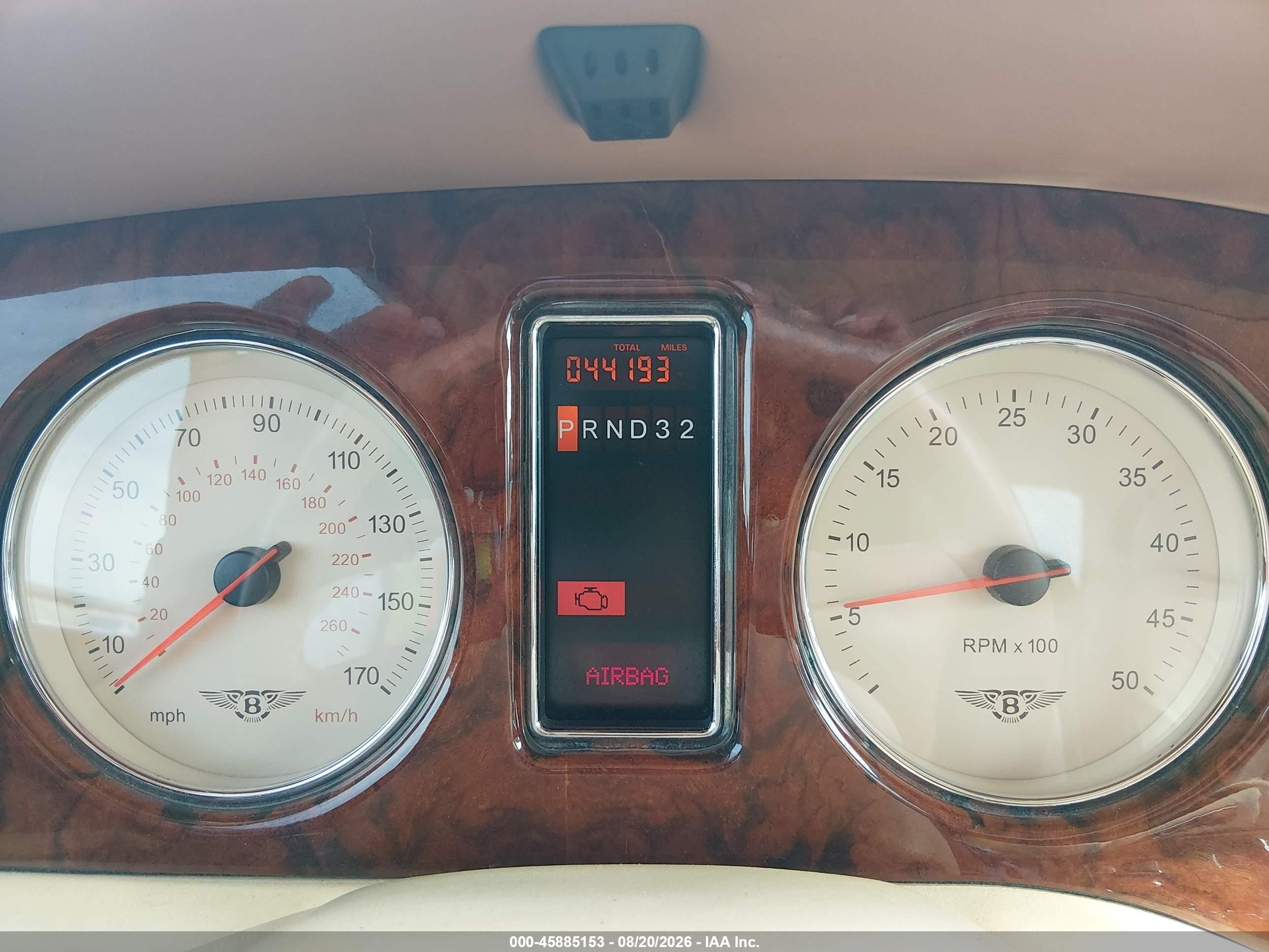 2002 Bentley Arnage R/red Label Cream vin: SCBLC31EX2CX08177