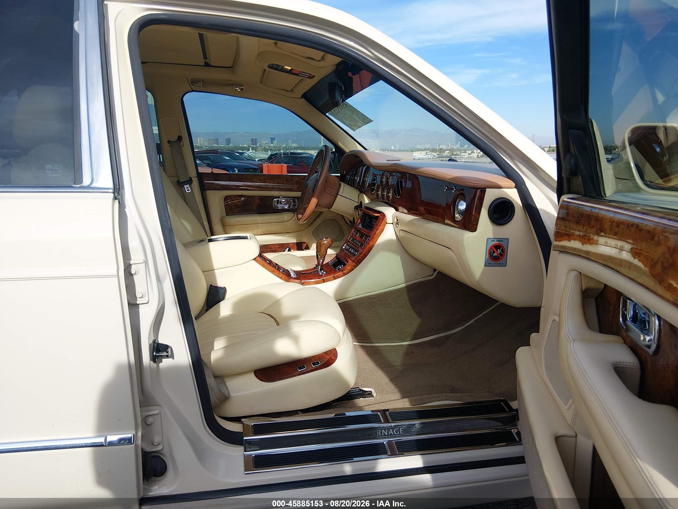 2002 Bentley Arnage R/red Label Cream vin: SCBLC31EX2CX08177