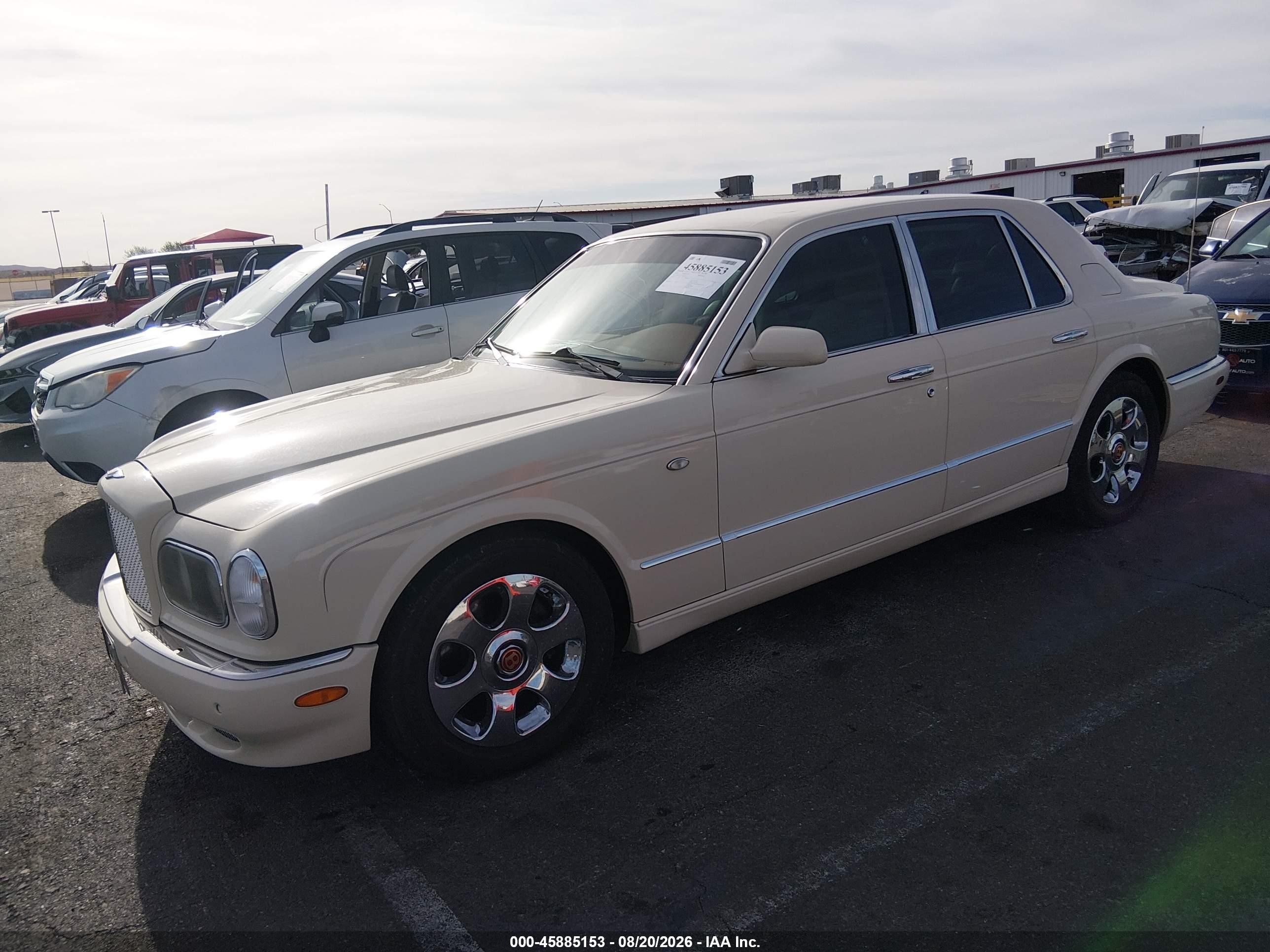 2002 Bentley Arnage R/red Label Cream vin: SCBLC31EX2CX08177
