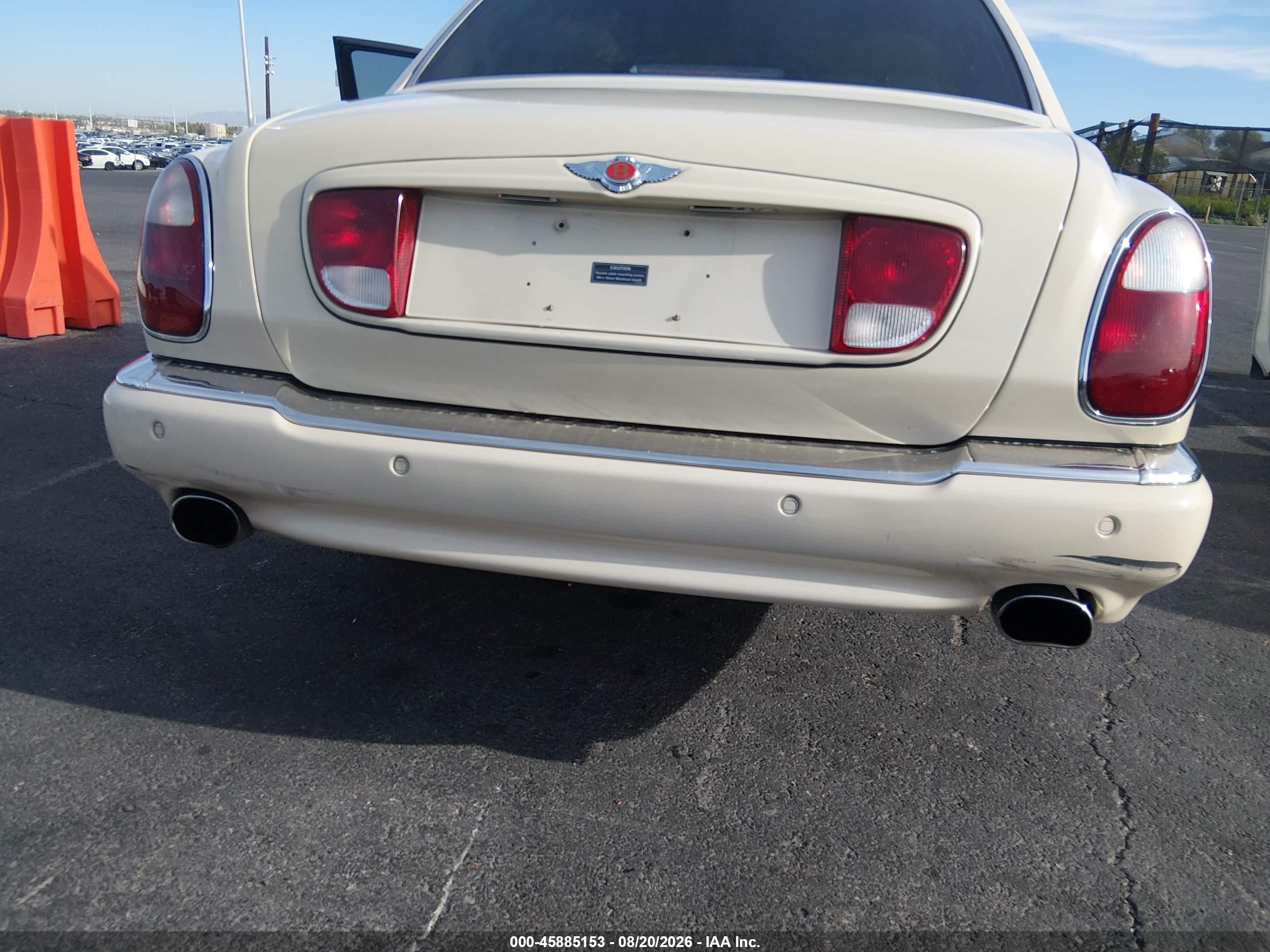 2002 Bentley Arnage R/red Label Cream vin: SCBLC31EX2CX08177
