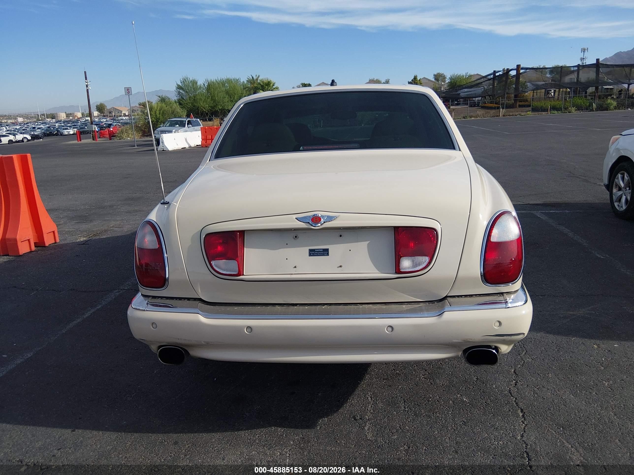 2002 Bentley Arnage R/red Label Cream vin: SCBLC31EX2CX08177