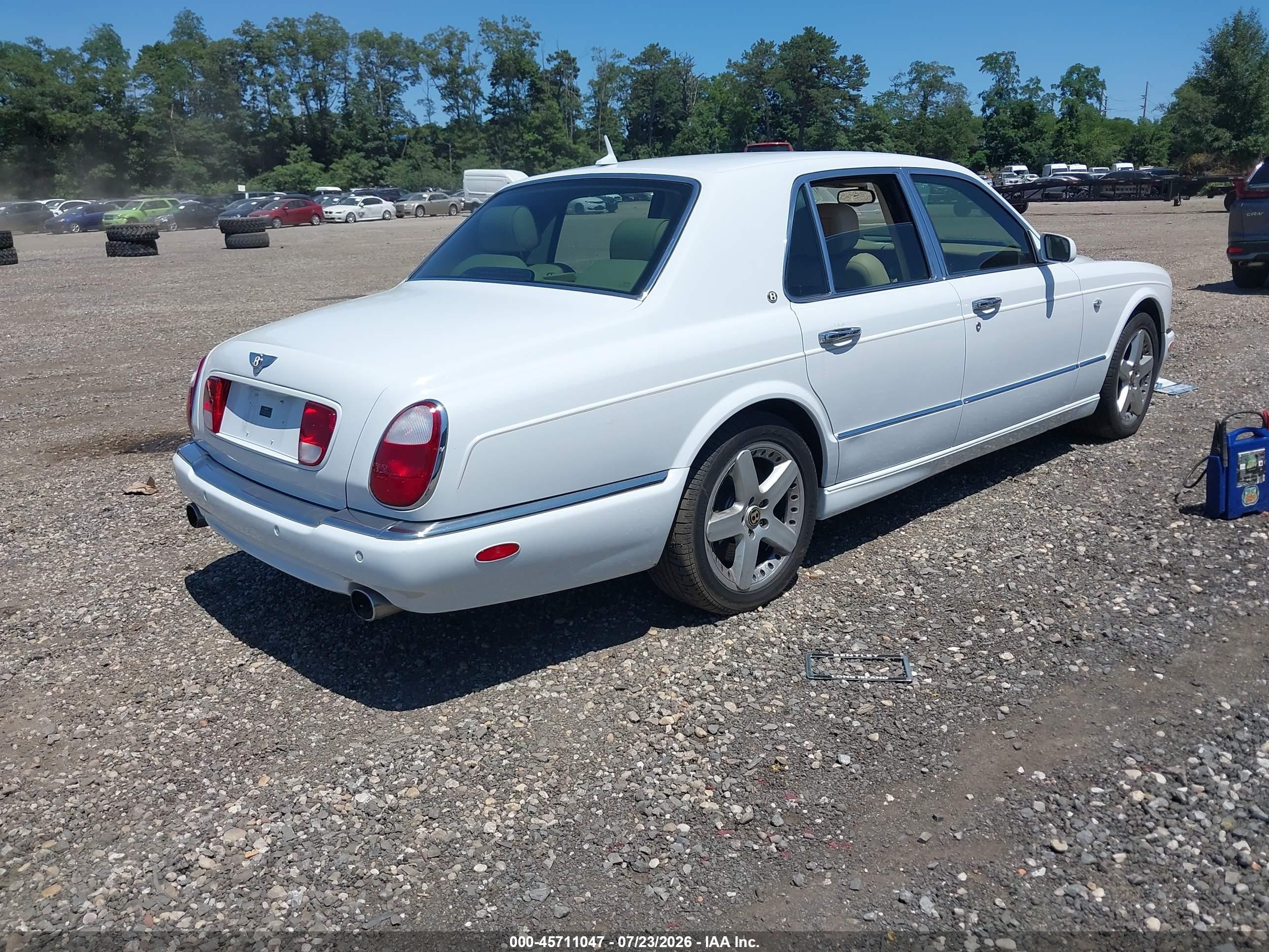 2005 Bentley Arnage R/rl Белый vin: SCBLC37F85CX10918