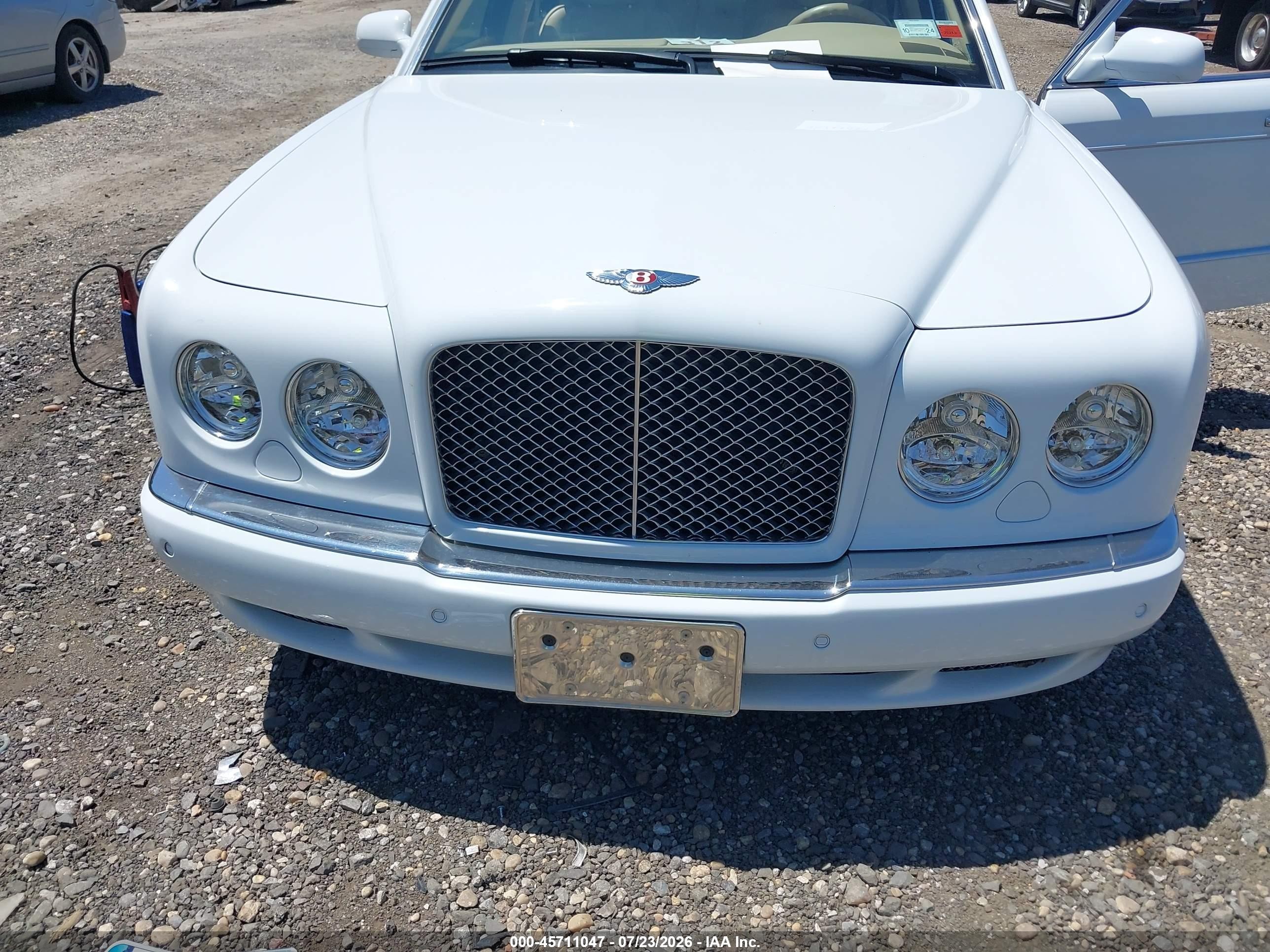 2005 Bentley Arnage R/rl Белый vin: SCBLC37F85CX10918