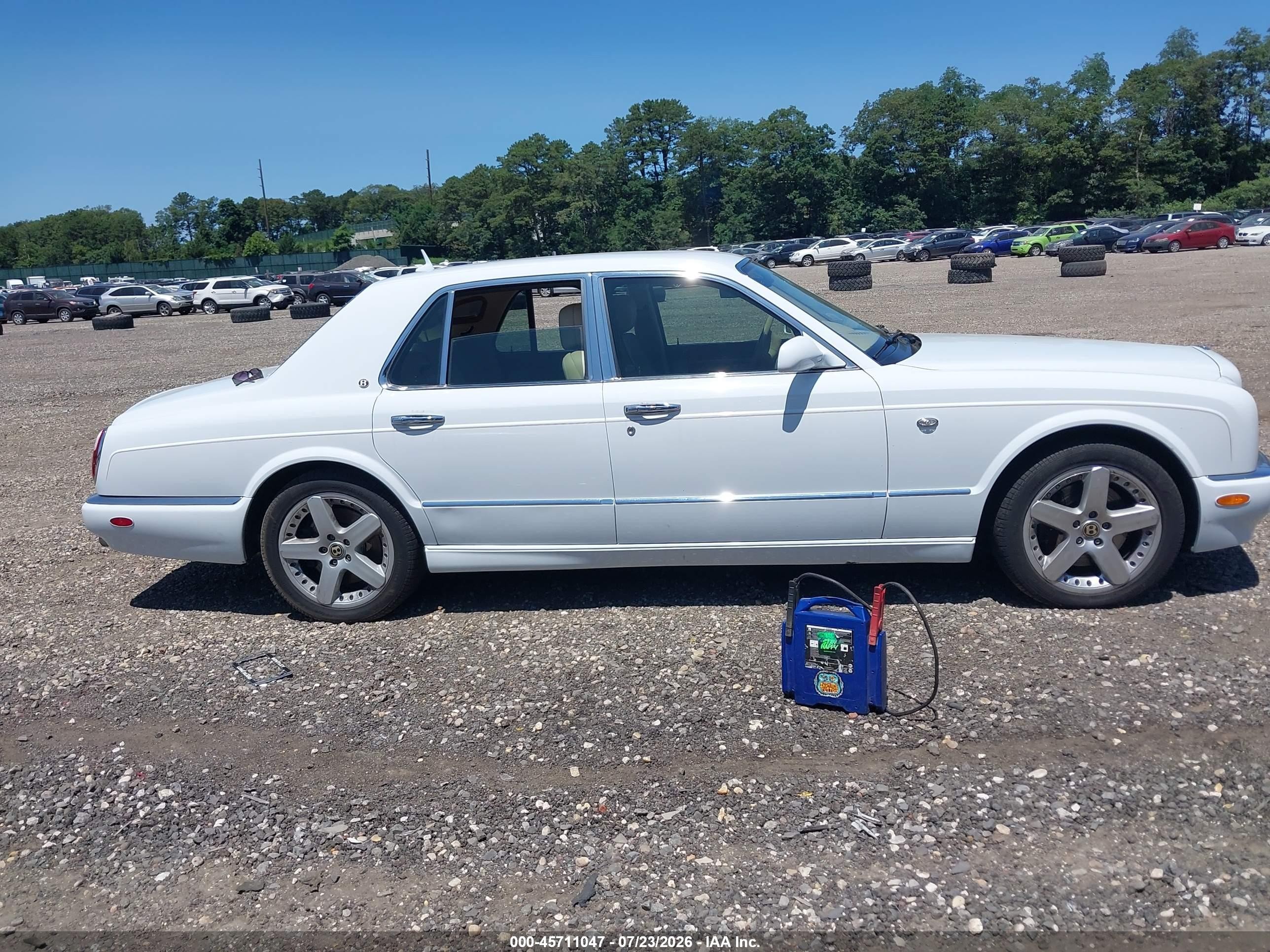 2005 Bentley Arnage R/rl Белый vin: SCBLC37F85CX10918