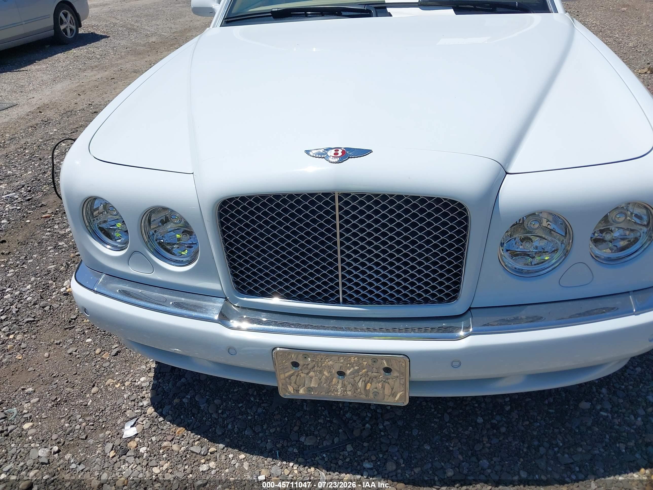 2005 Bentley Arnage R/rl Белый vin: SCBLC37F85CX10918