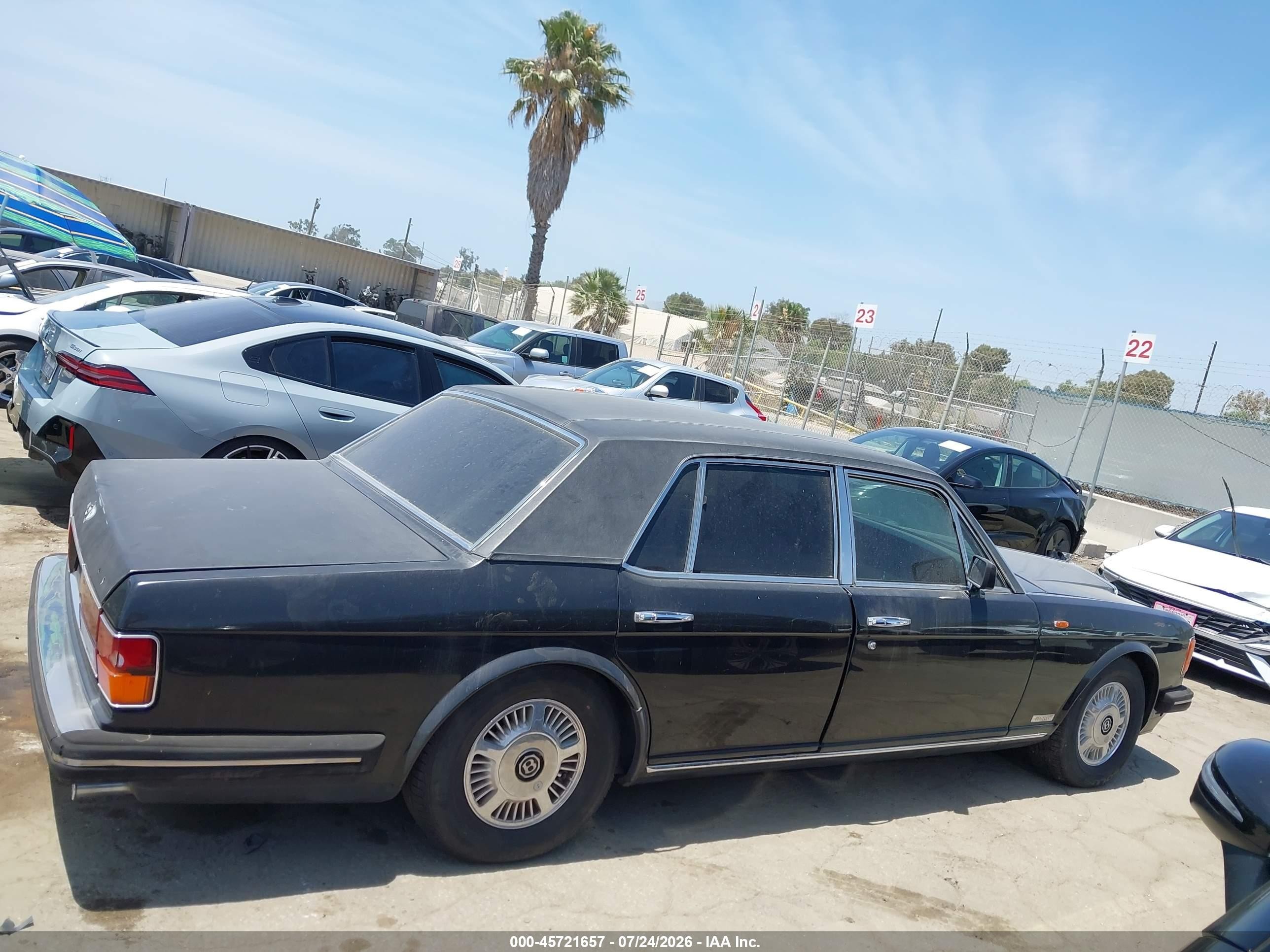 1991 Bentley Eight Black vin: SCBZE02D7MCX33842