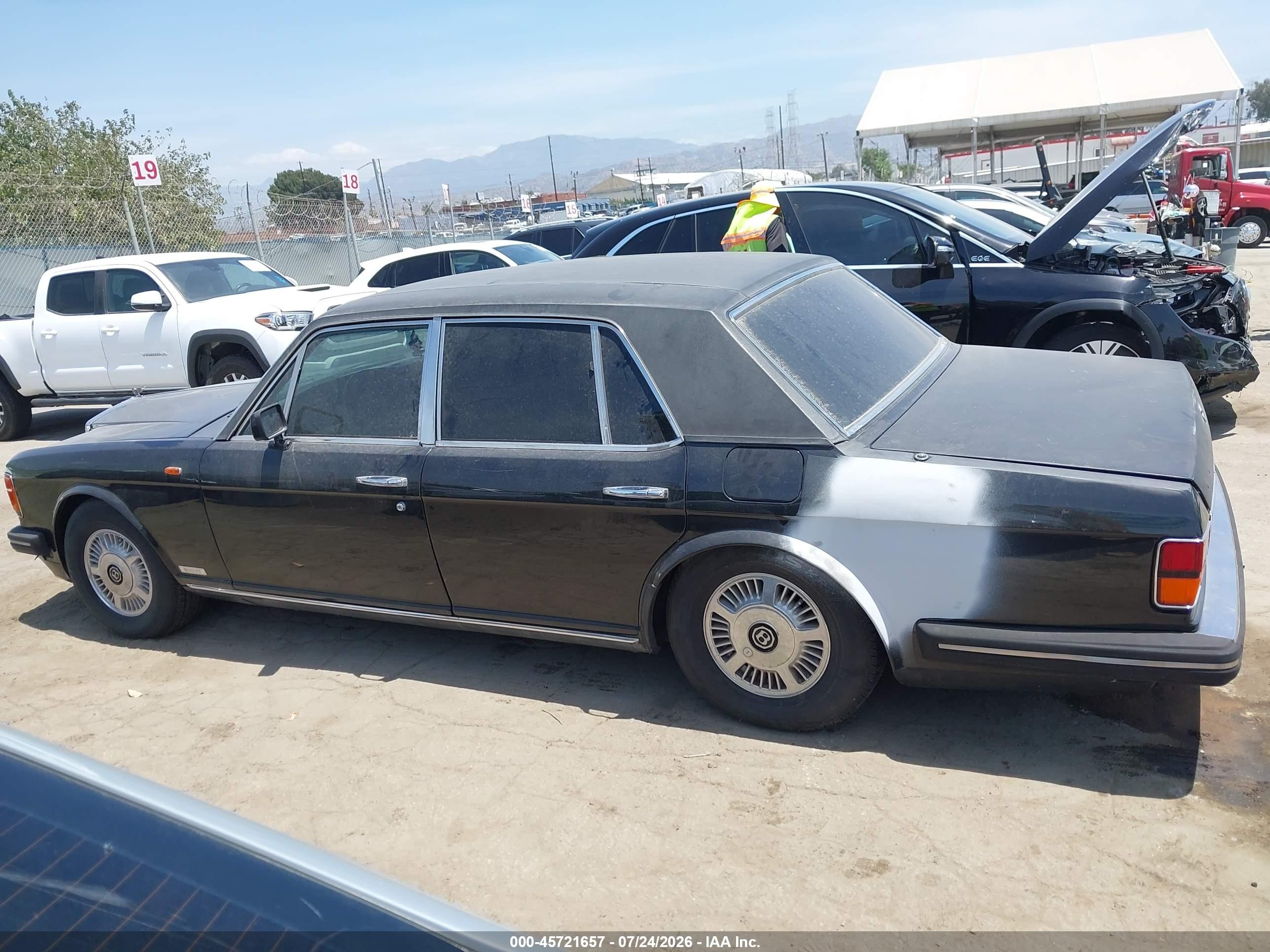 1991 Bentley Eight Black vin: SCBZE02D7MCX33842
