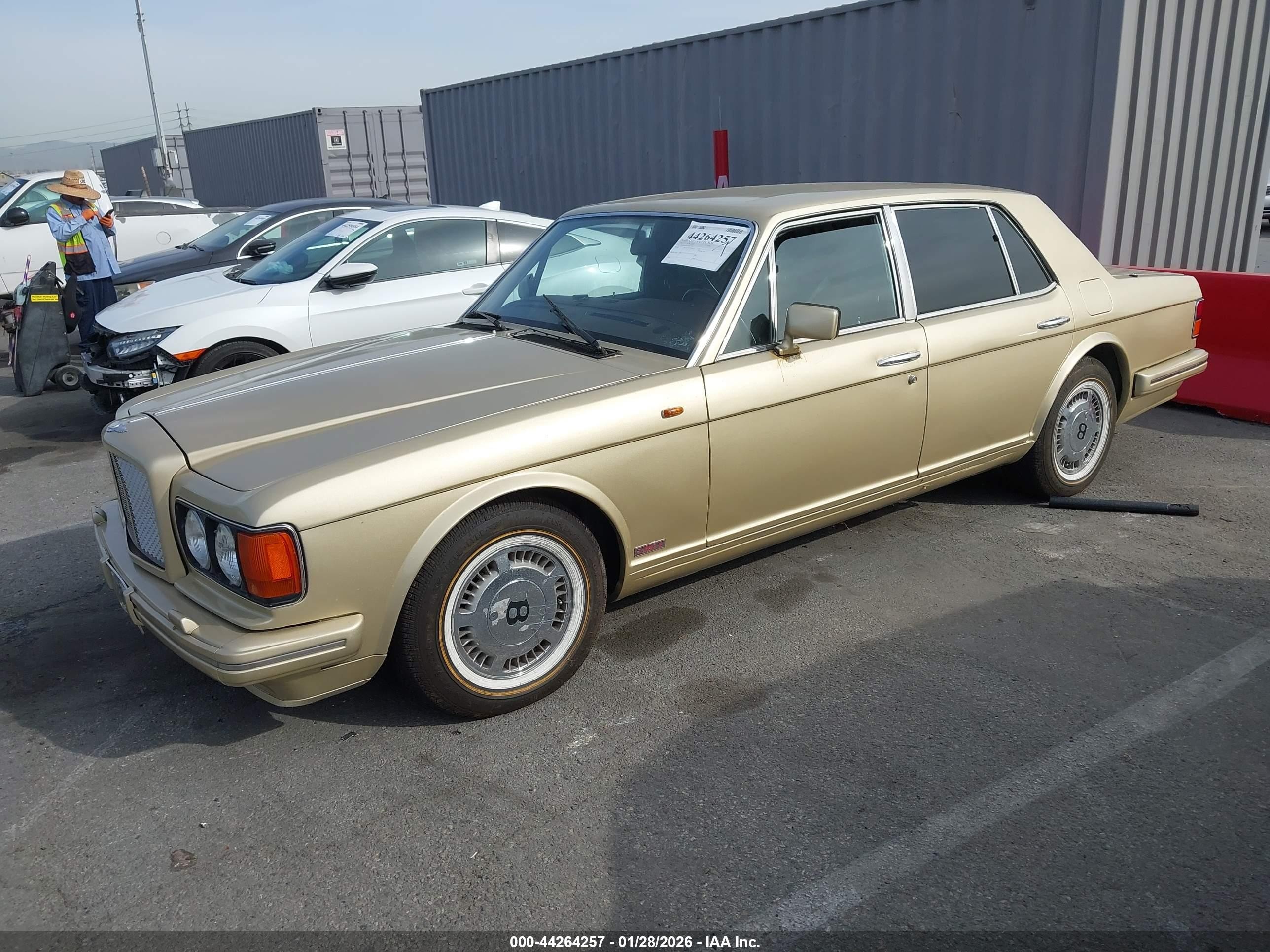 1990 Bentley Turbo R Золотой vin: SCBZR03D8LCX33558