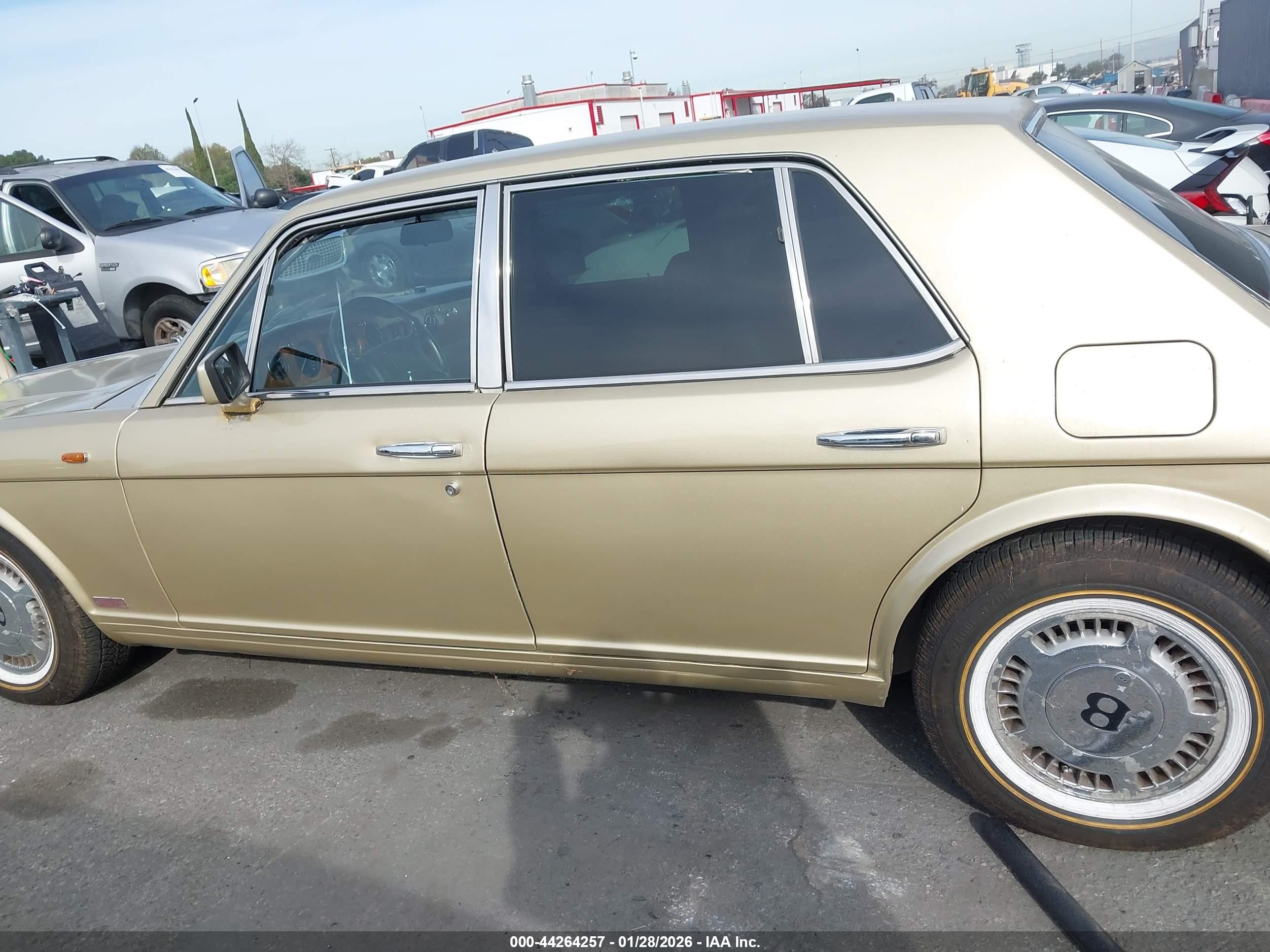 1990 Bentley Turbo R Золотой vin: SCBZR03D8LCX33558