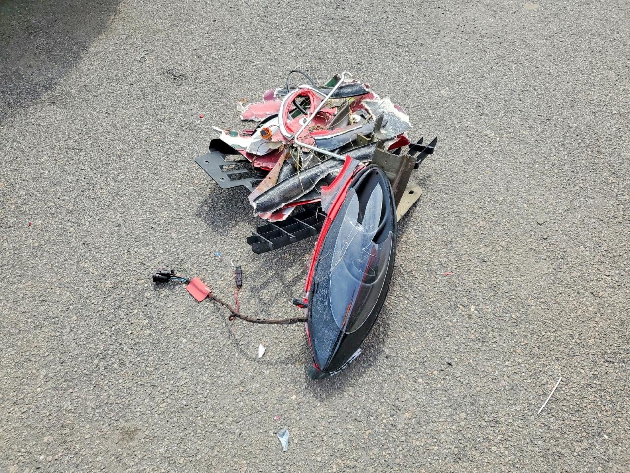 2005 Lotus Elise Red vin: SCCPC111X5HL35017