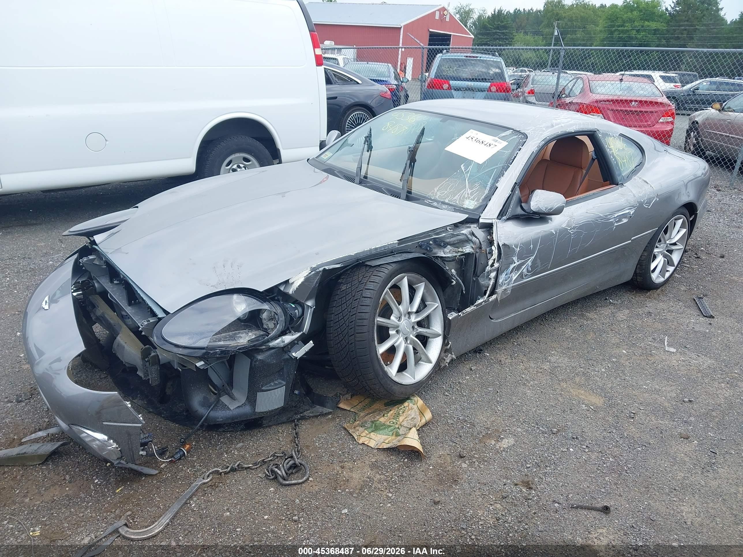 2002 Aston Martin Db7 Vantage   Серебряный vin: SCFAB22342K302479