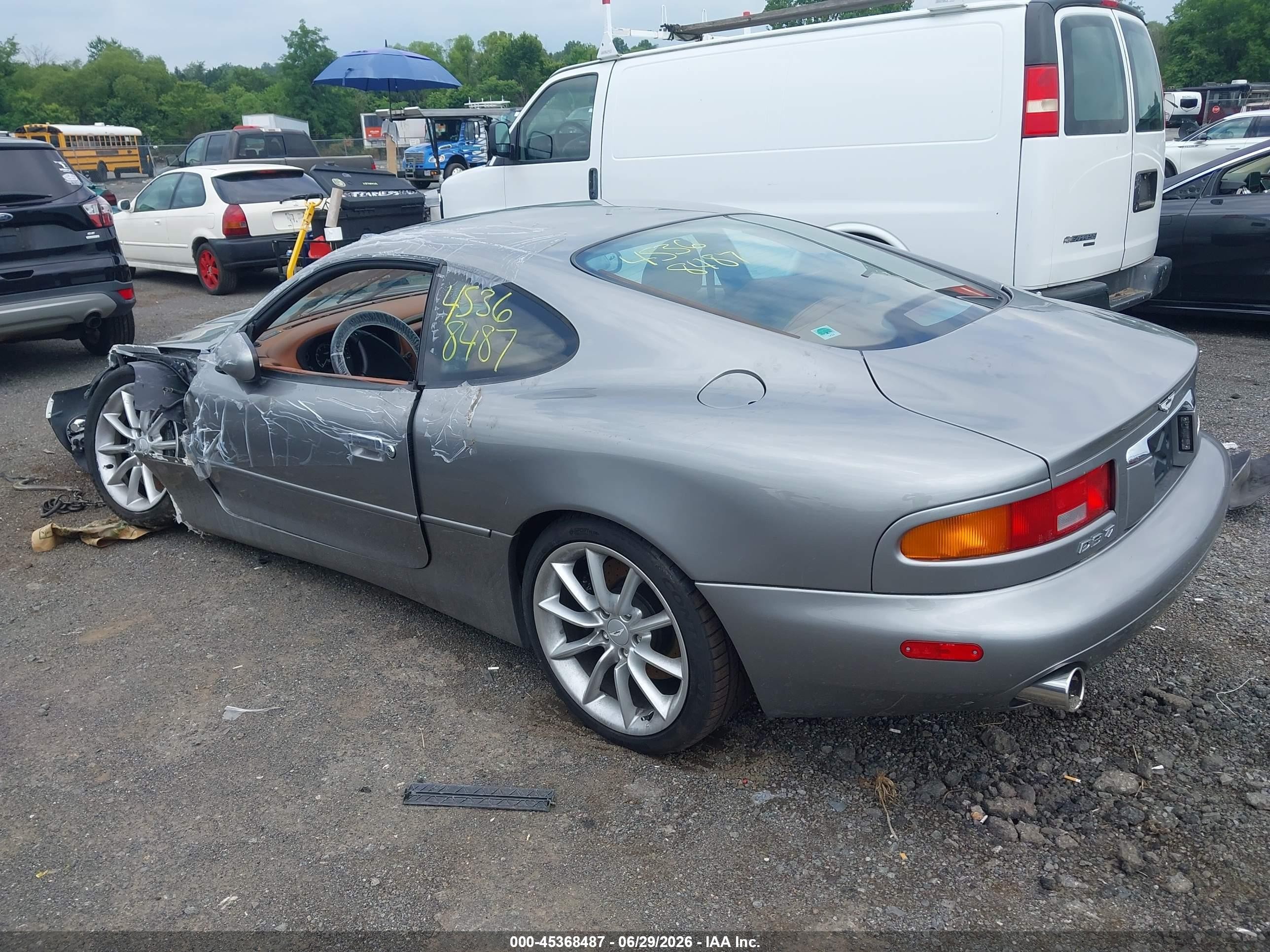 2002 Aston Martin Db7 Vantage   Серебряный vin: SCFAB22342K302479
