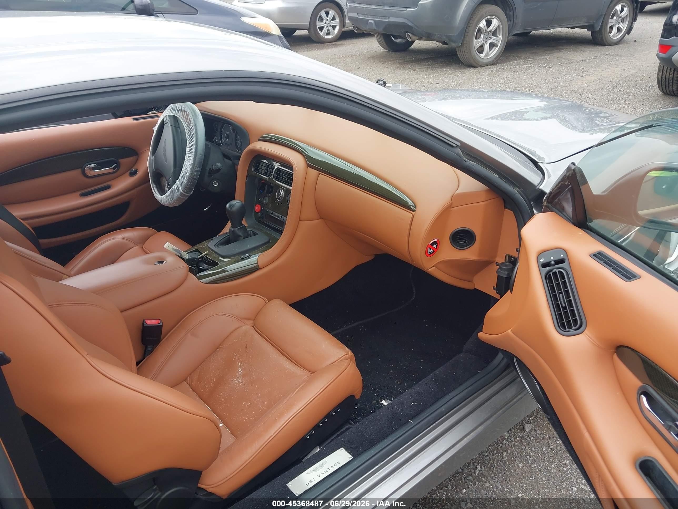 2002 Aston Martin Db7 Vantage   Серебряный vin: SCFAB22342K302479