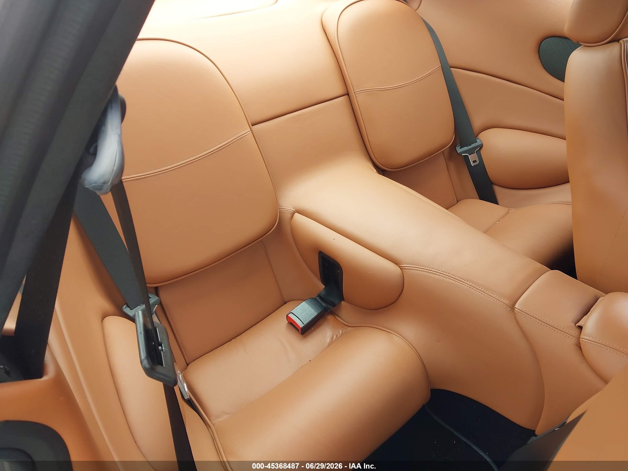 2002 Aston Martin Db7 Vantage   Серебряный vin: SCFAB22342K302479