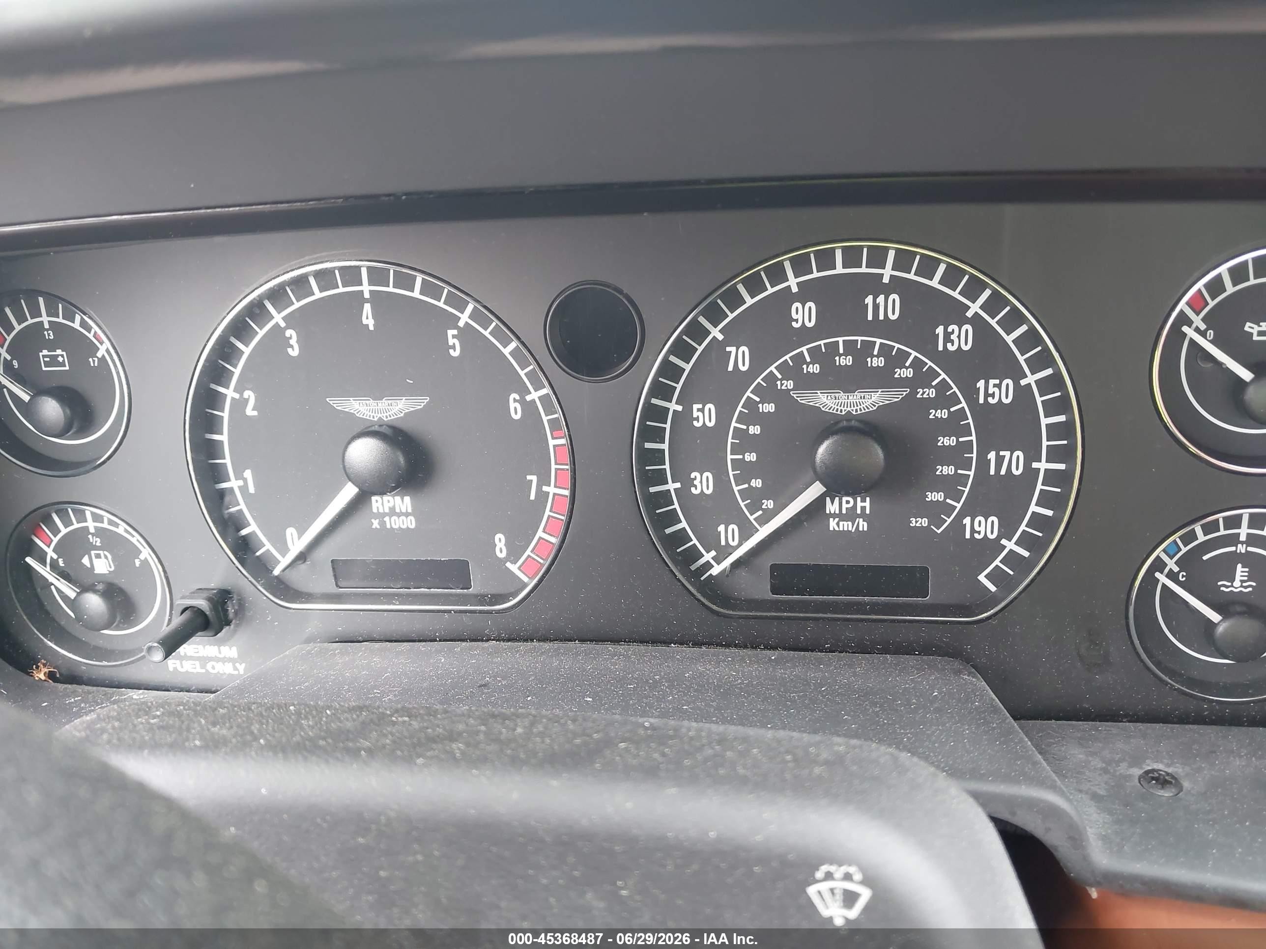 2002 Aston Martin Db7 Vantage   Серебряный vin: SCFAB22342K302479