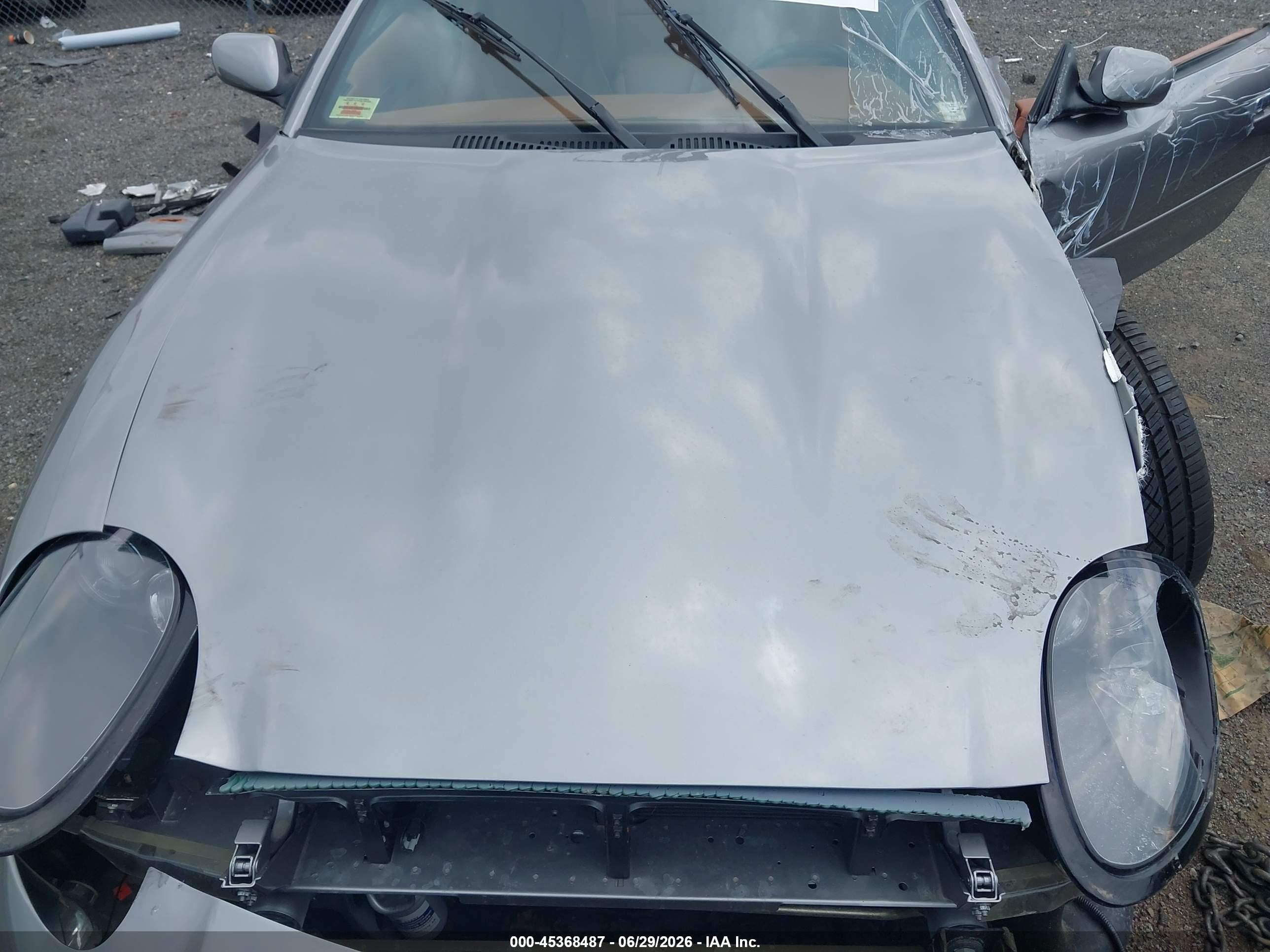 2002 Aston Martin Db7 Vantage   Серебряный vin: SCFAB22342K302479