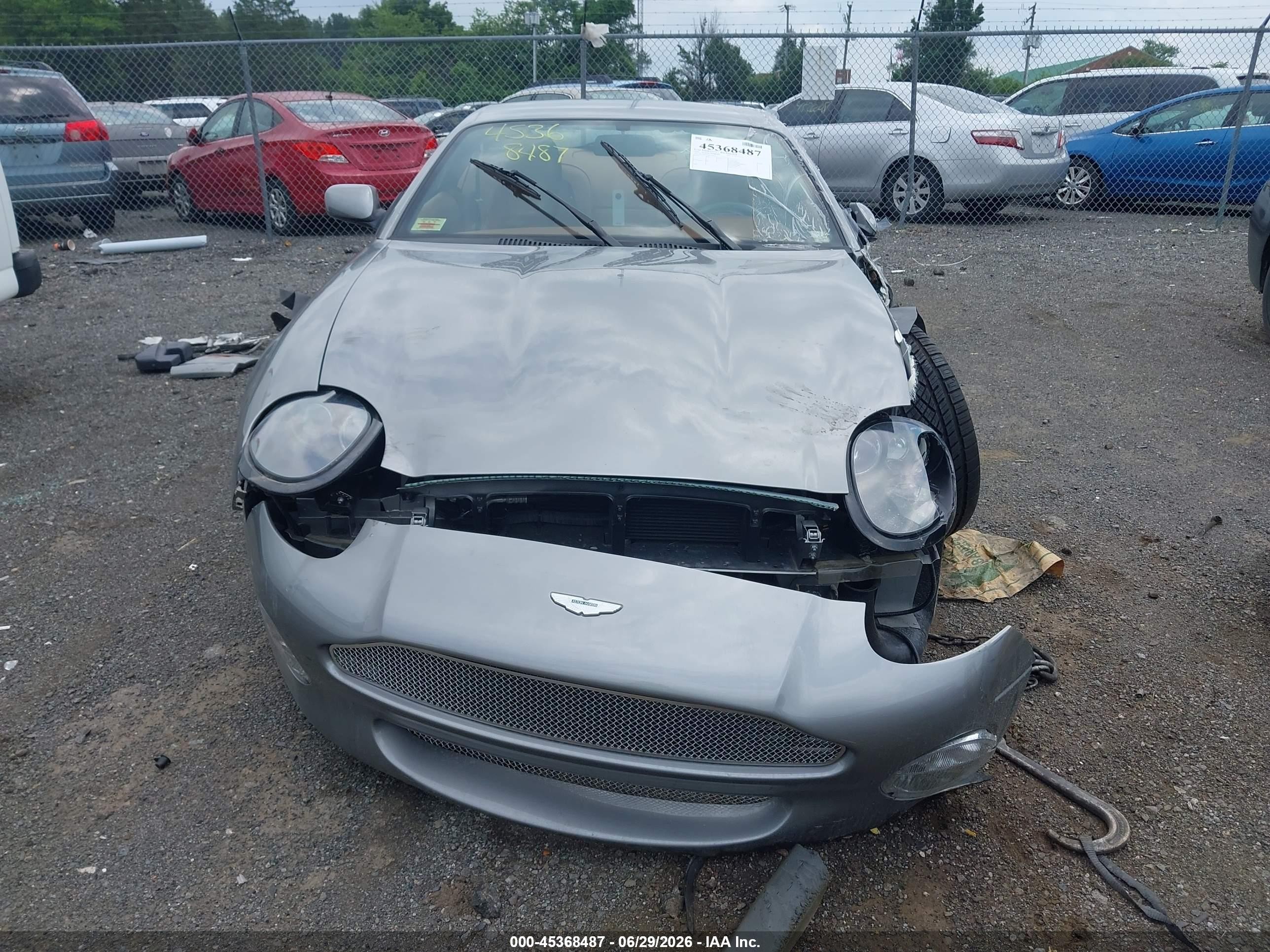 2002 Aston Martin Db7 Vantage   Серебряный vin: SCFAB22342K302479