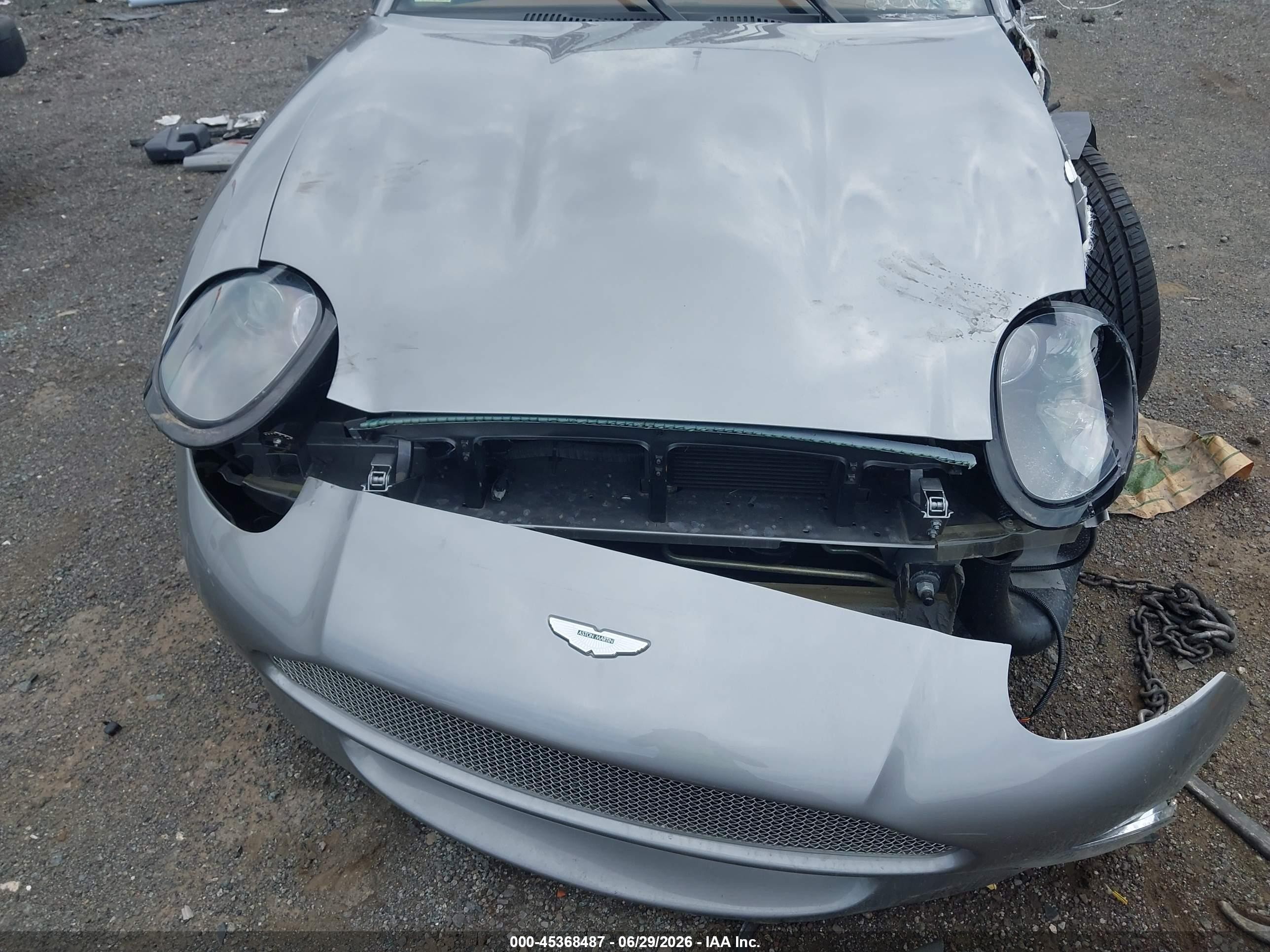 2002 Aston Martin Db7 Vantage   Серебряный vin: SCFAB22342K302479