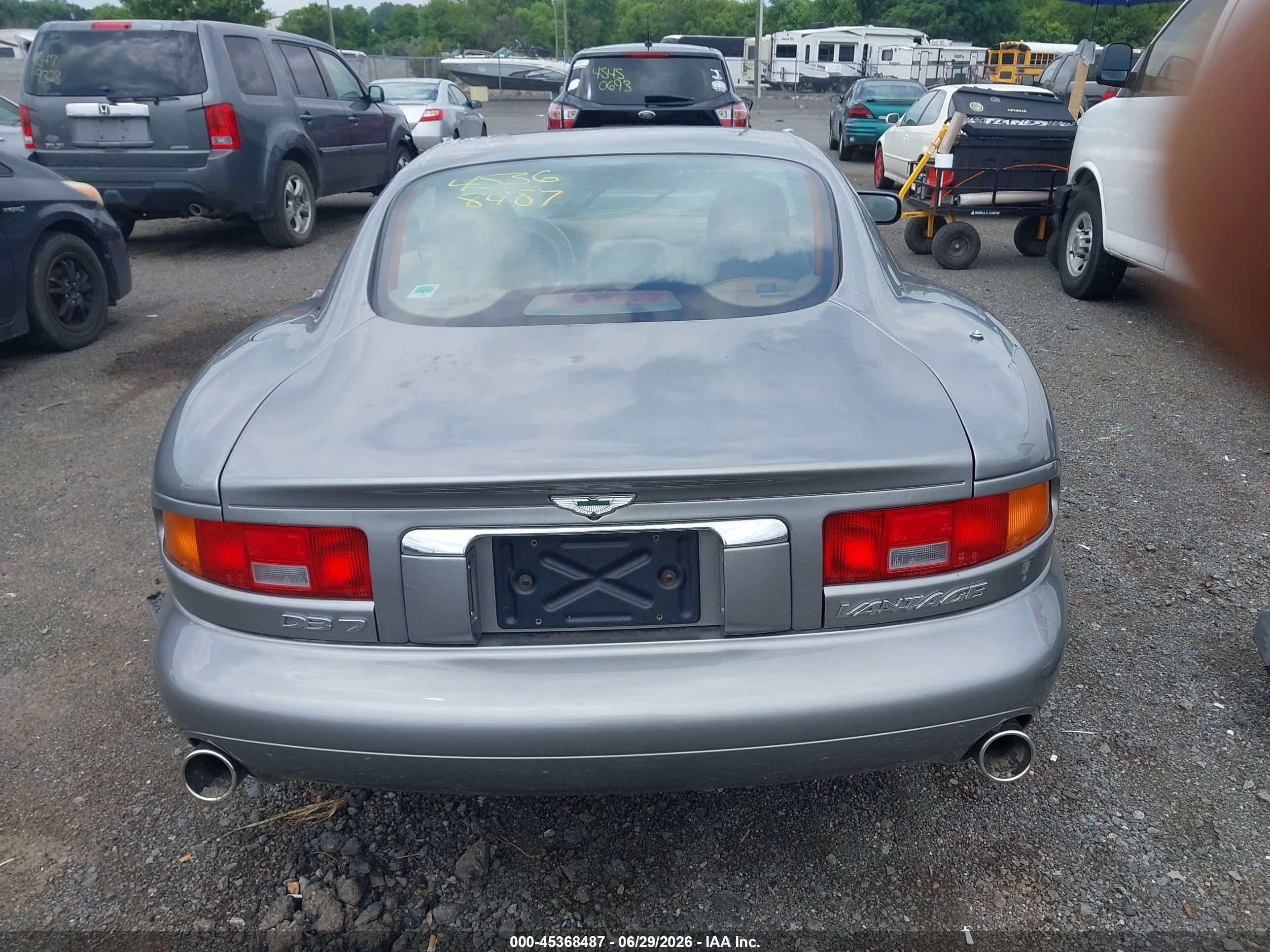 2002 Aston Martin Db7 Vantage   Серебряный vin: SCFAB22342K302479