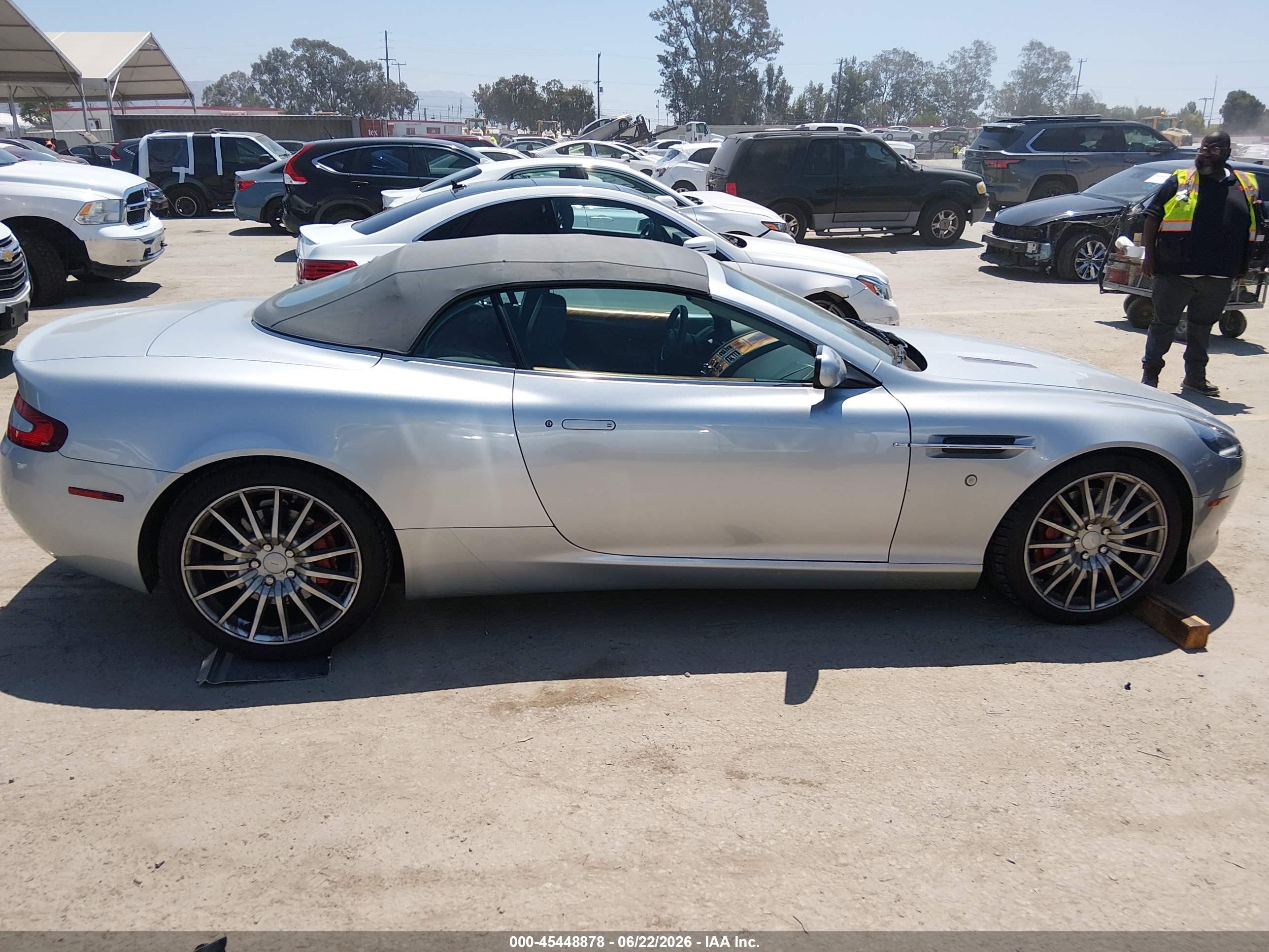 2006 Aston Martin Db9 Volante Серебряный vin: SCFAD02A26GB05268